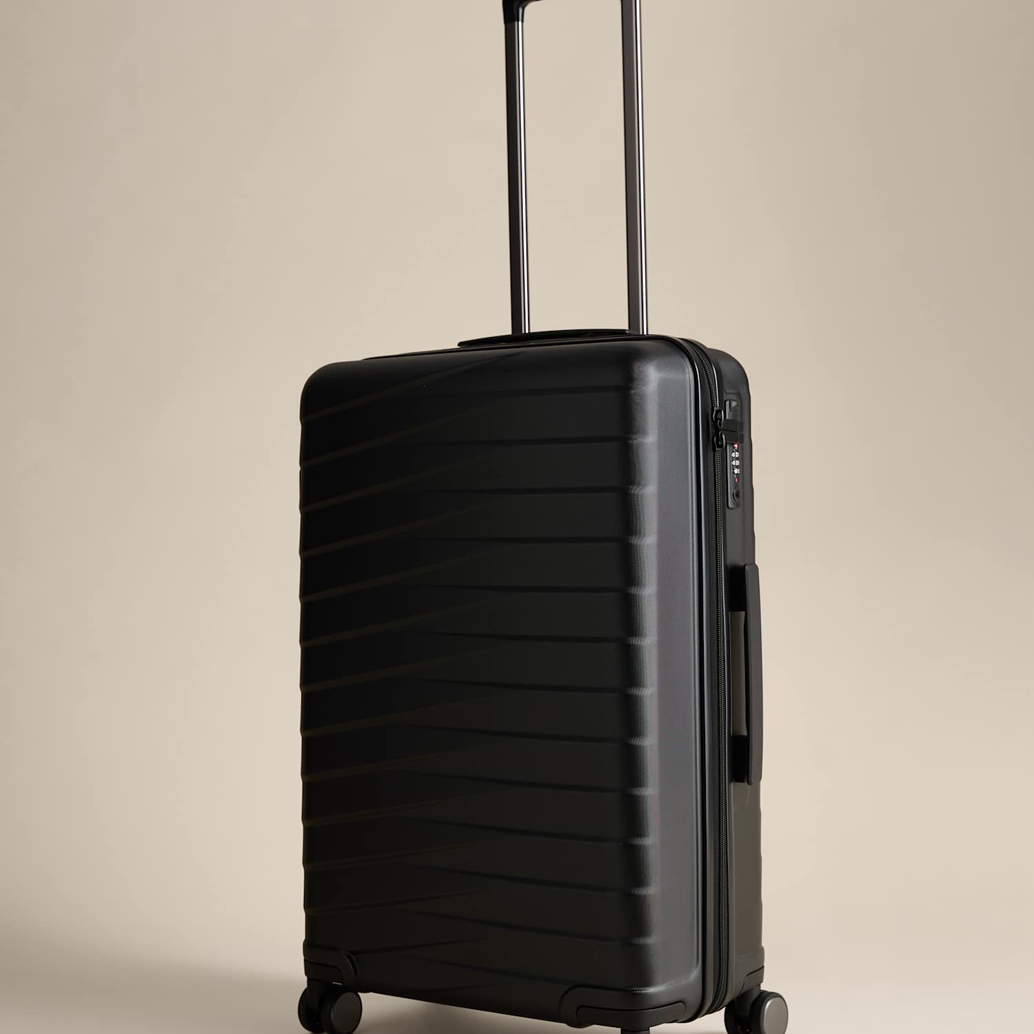 M&S Oslo 4 Wheel Hard Shell Medium Suitcase - Black