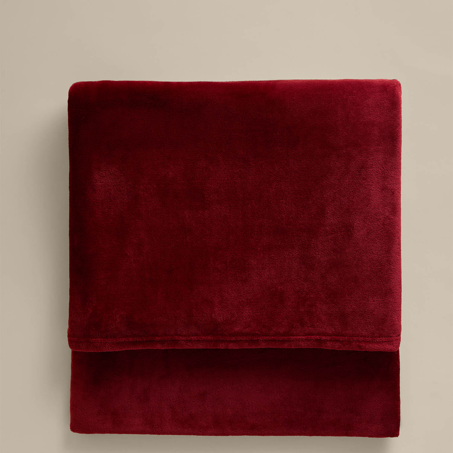 M&S Soft Fleece Throw - Medium - Red