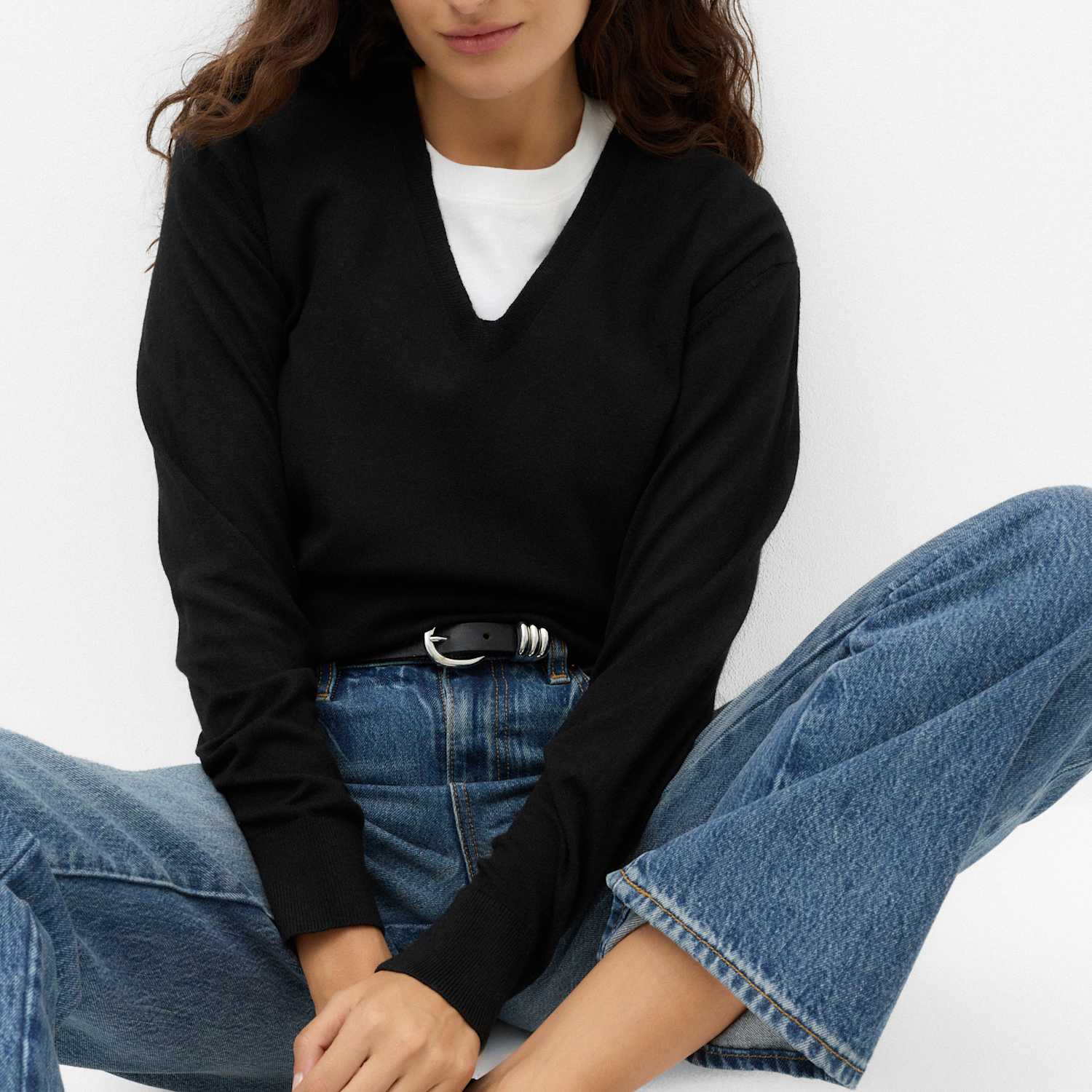 M&S Women's V Neck Relaxed Jumper - Small - Black