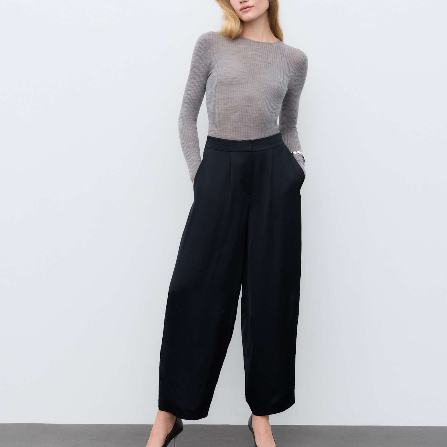 Autograph Women's Satin Pleat Front Barrel Leg Cropped Trousers - 14 - Dark Navy