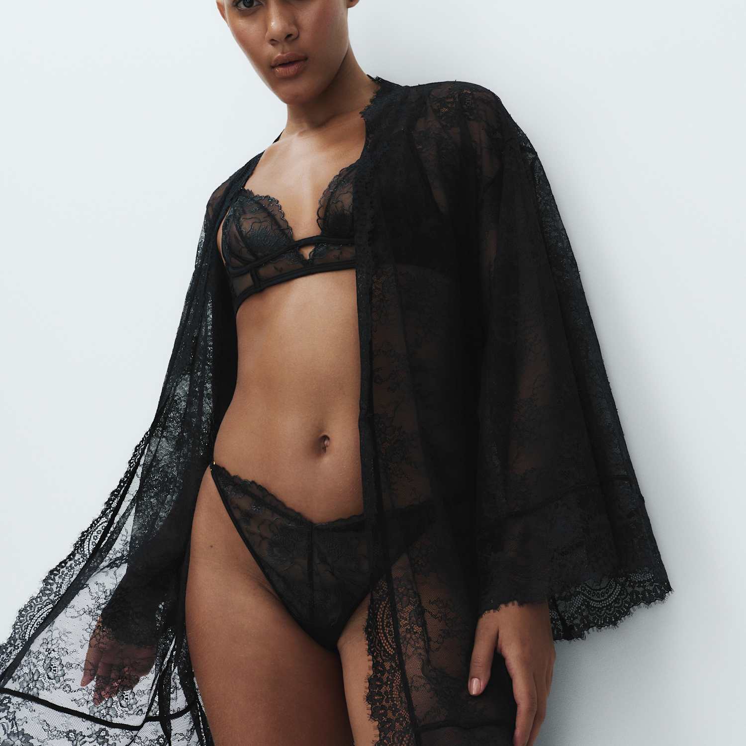 Boutique Women's Lace Robe - Large - Black