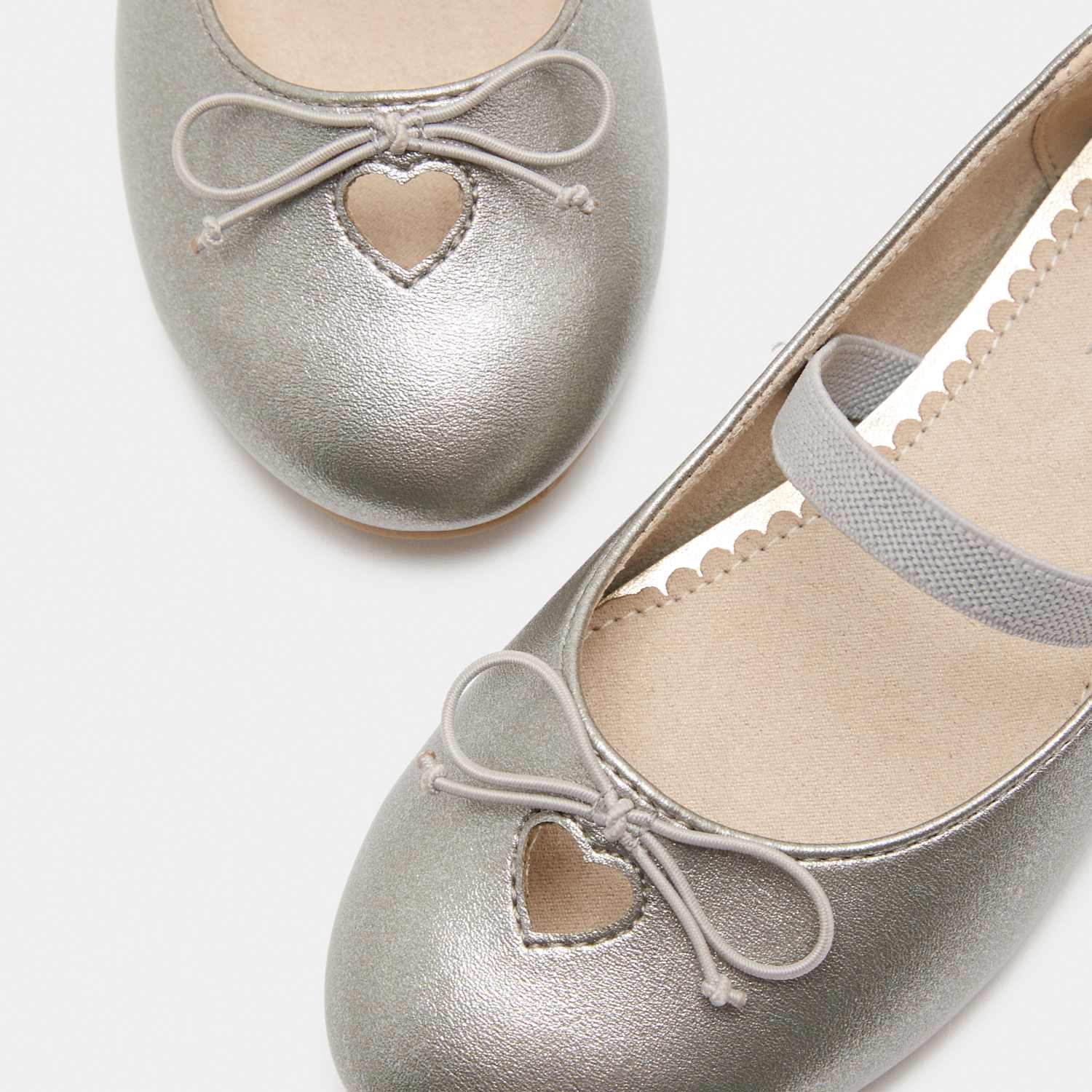 M&S Boys Heart Keyhole Ballet Pumps (4 Small - 2 Large) - Silver