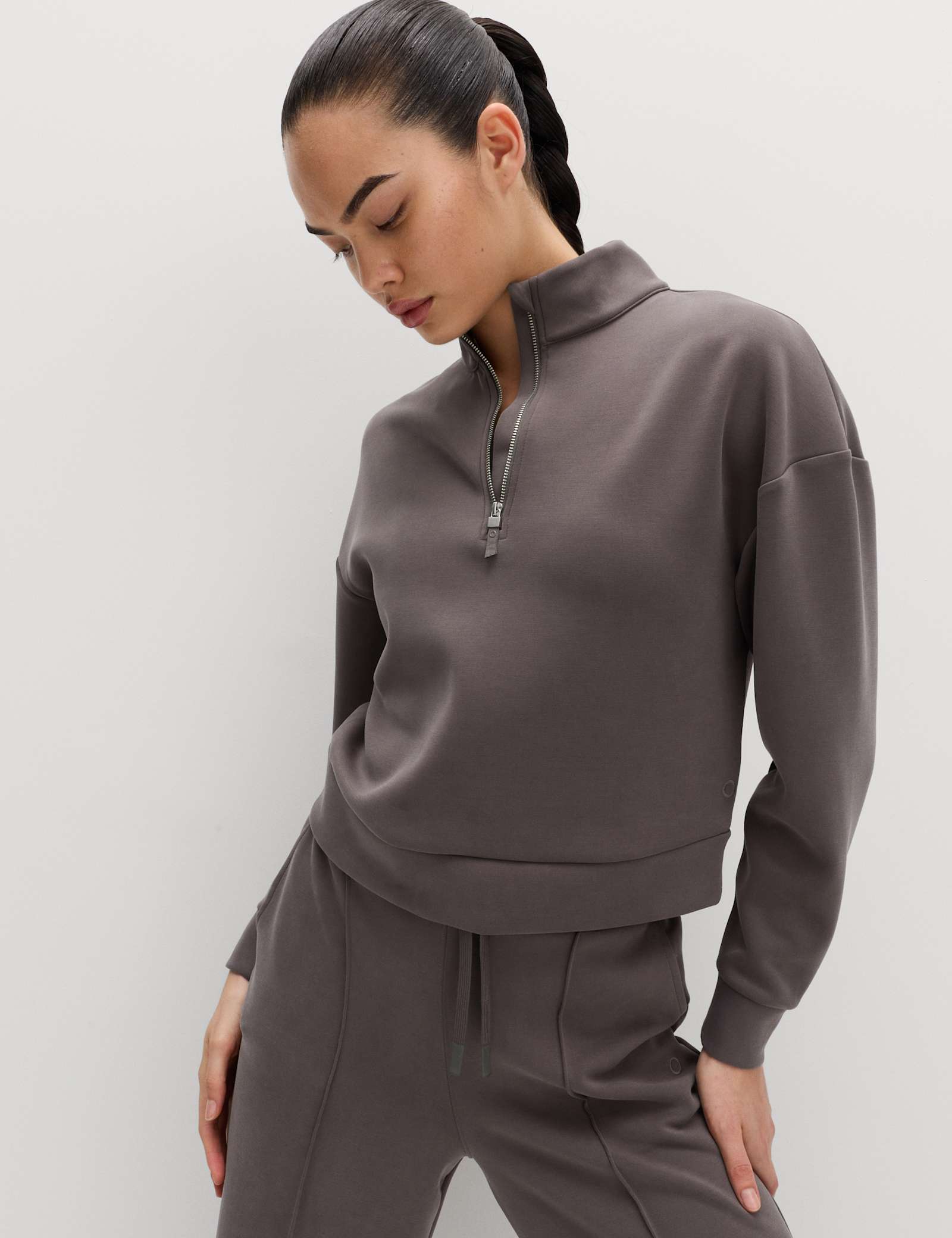 Sweatshirt & Jogger Set - image 4