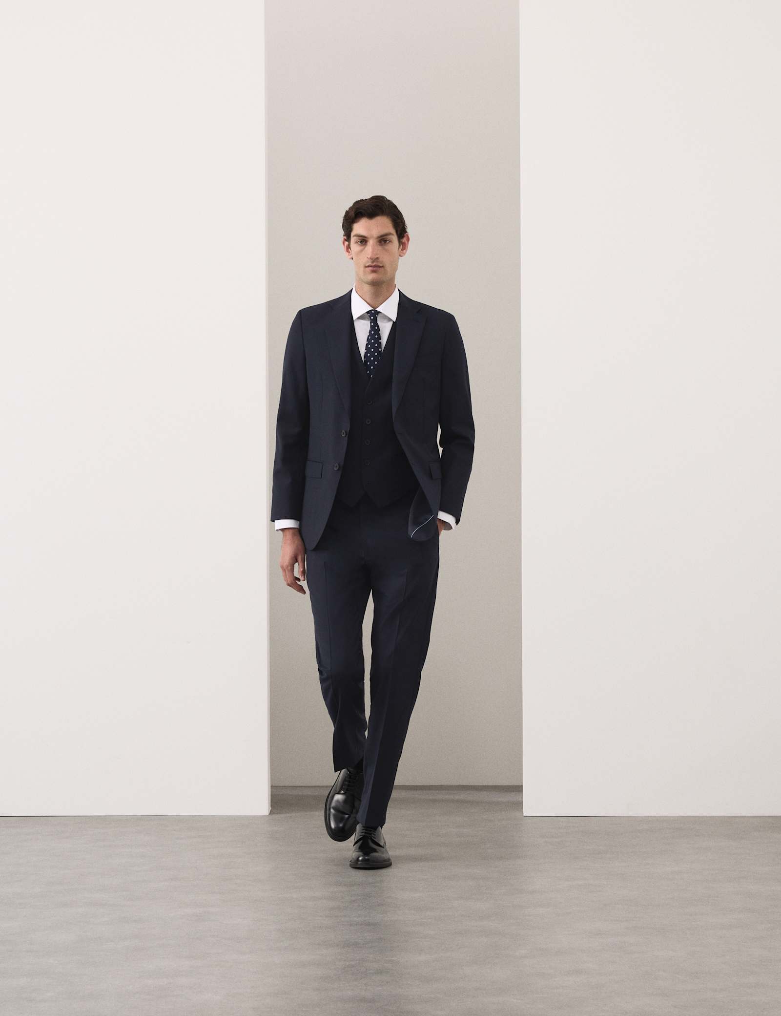 3 Piece Tailored Fit Pure Wool Check Suit - image 4