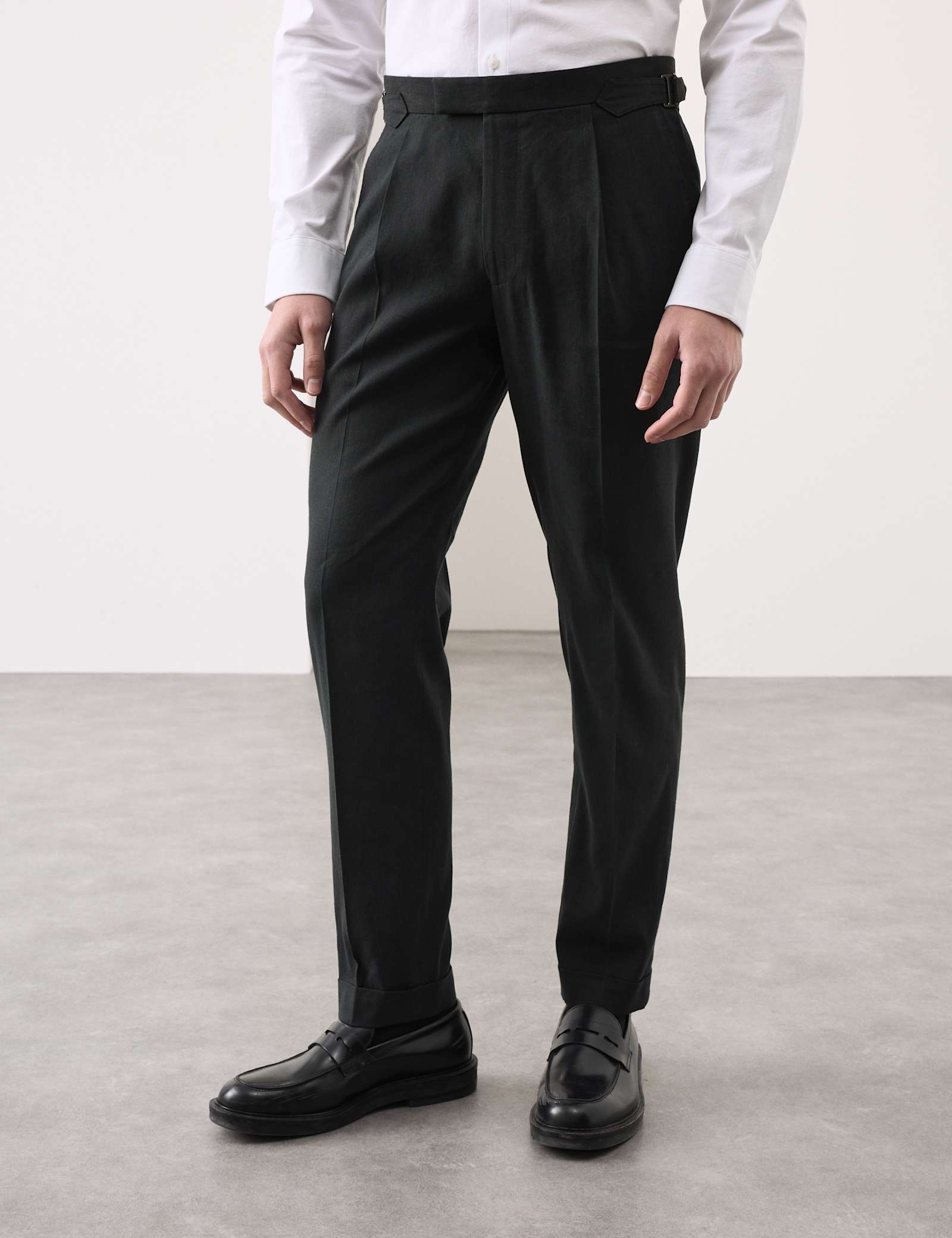 2 Piece Tailored Fit Italian Performance Linen Blend Suit - image 4