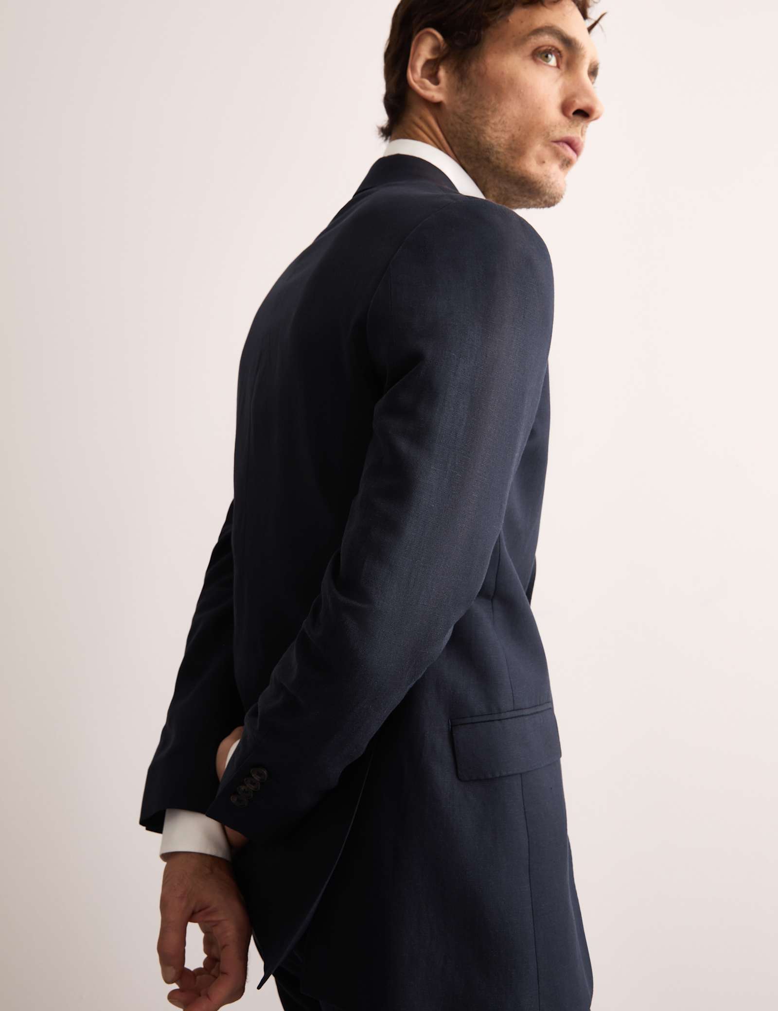 2 Piece Tailored Fit Linen Blend Suit - image 3