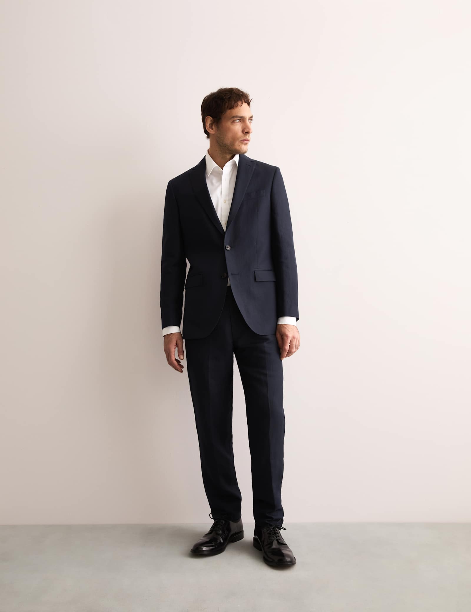 2 Piece Tailored Fit Linen Blend Suit - image 5