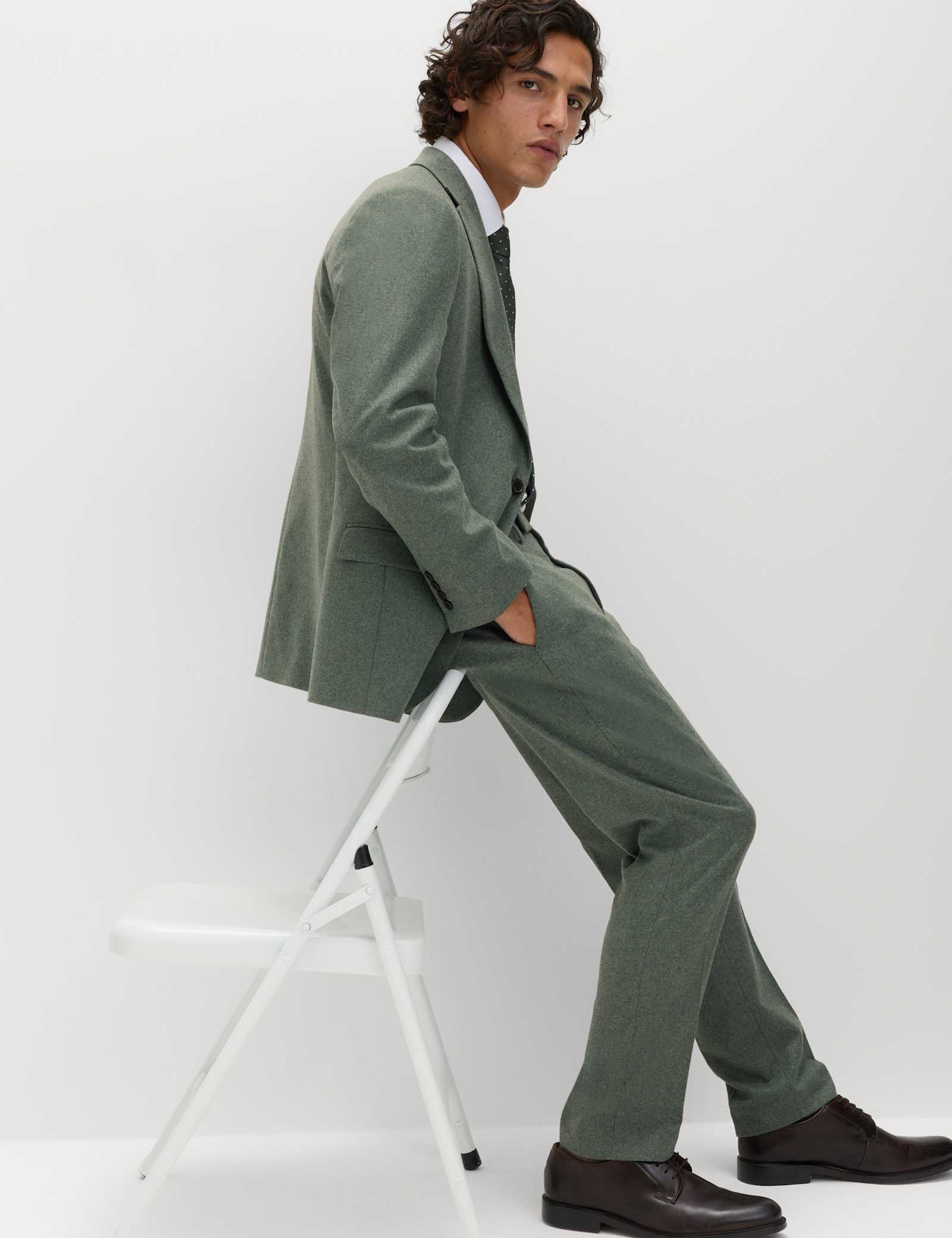 2 Piece Tailored Fit Italian Wool Rich Tweed Suit - image 3