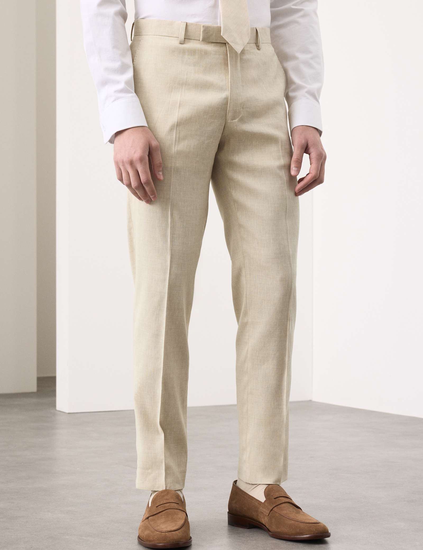 2 Piece Tailored Fit Italian Performance Linen Blend Suit - image 3