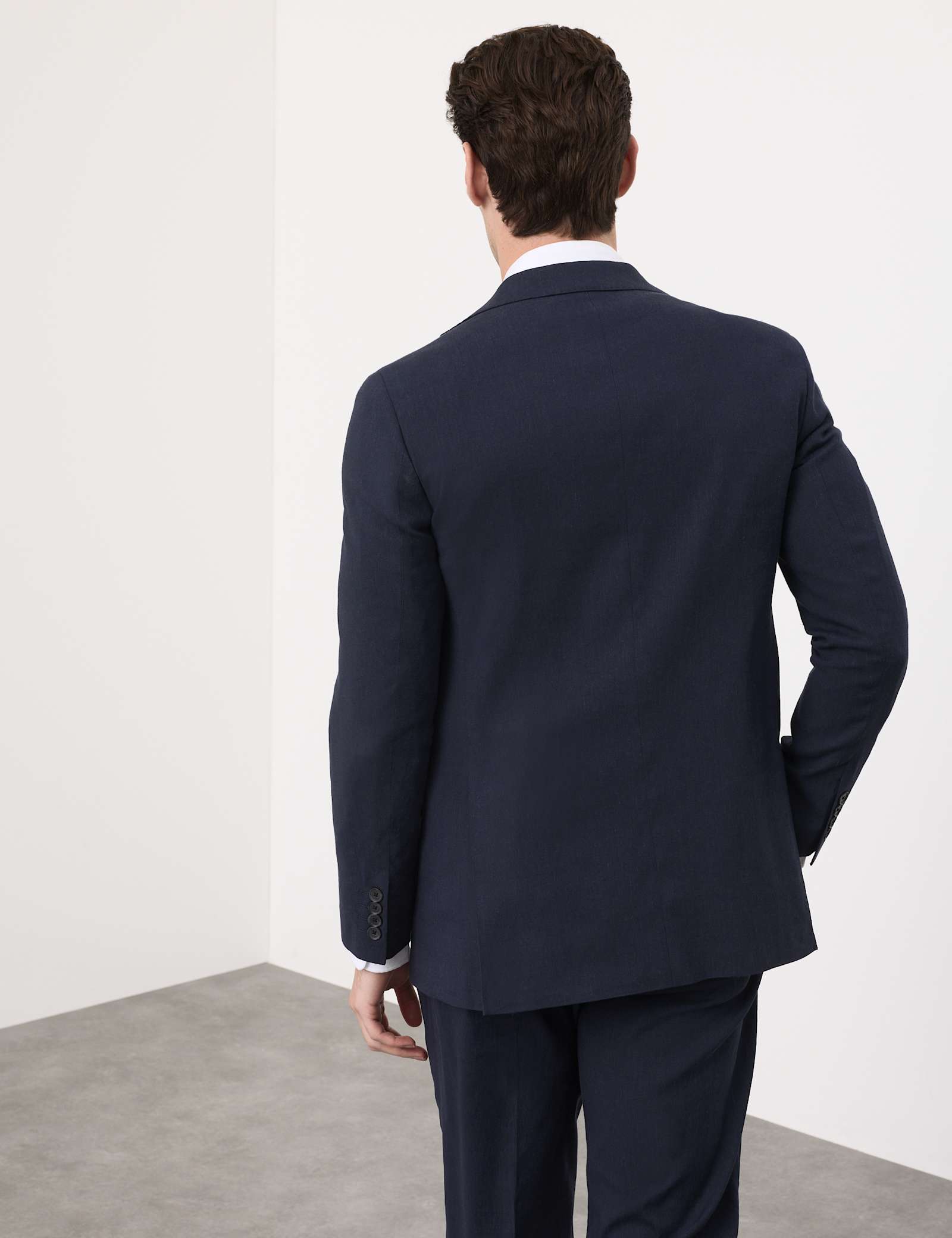 2 Piece Tailored Fit Italian Performance Linen Blend Suit - image 4