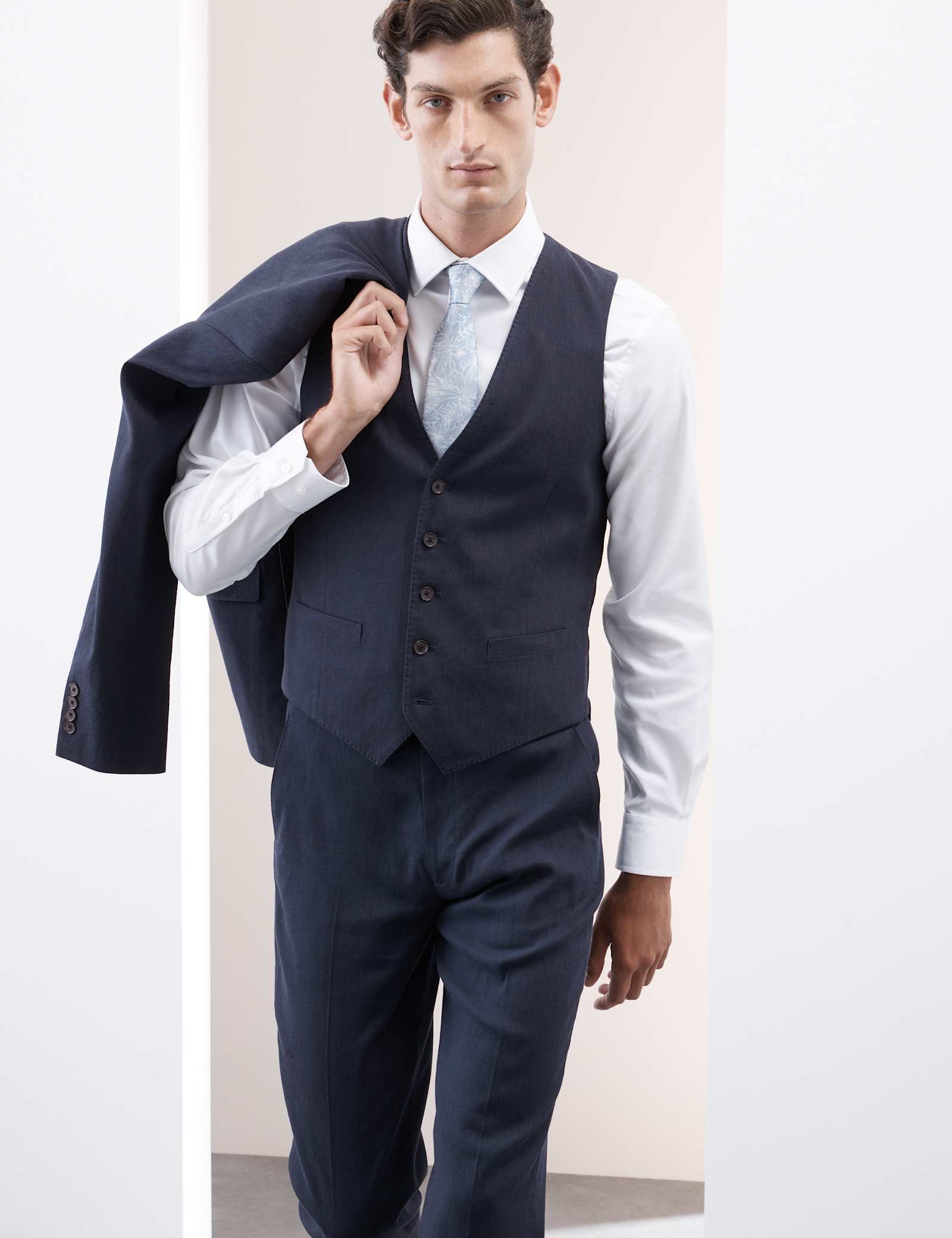 3 Piece Tailored Fit Italian Performance Linen Blend Suit - image 4
