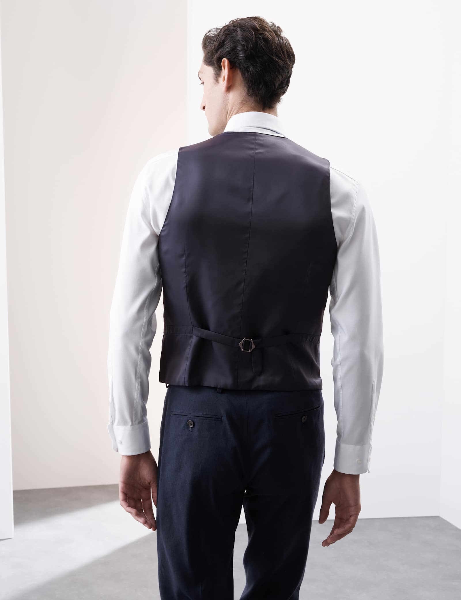 3 Piece Tailored Fit Italian Performance Linen Blend Suit - image 3