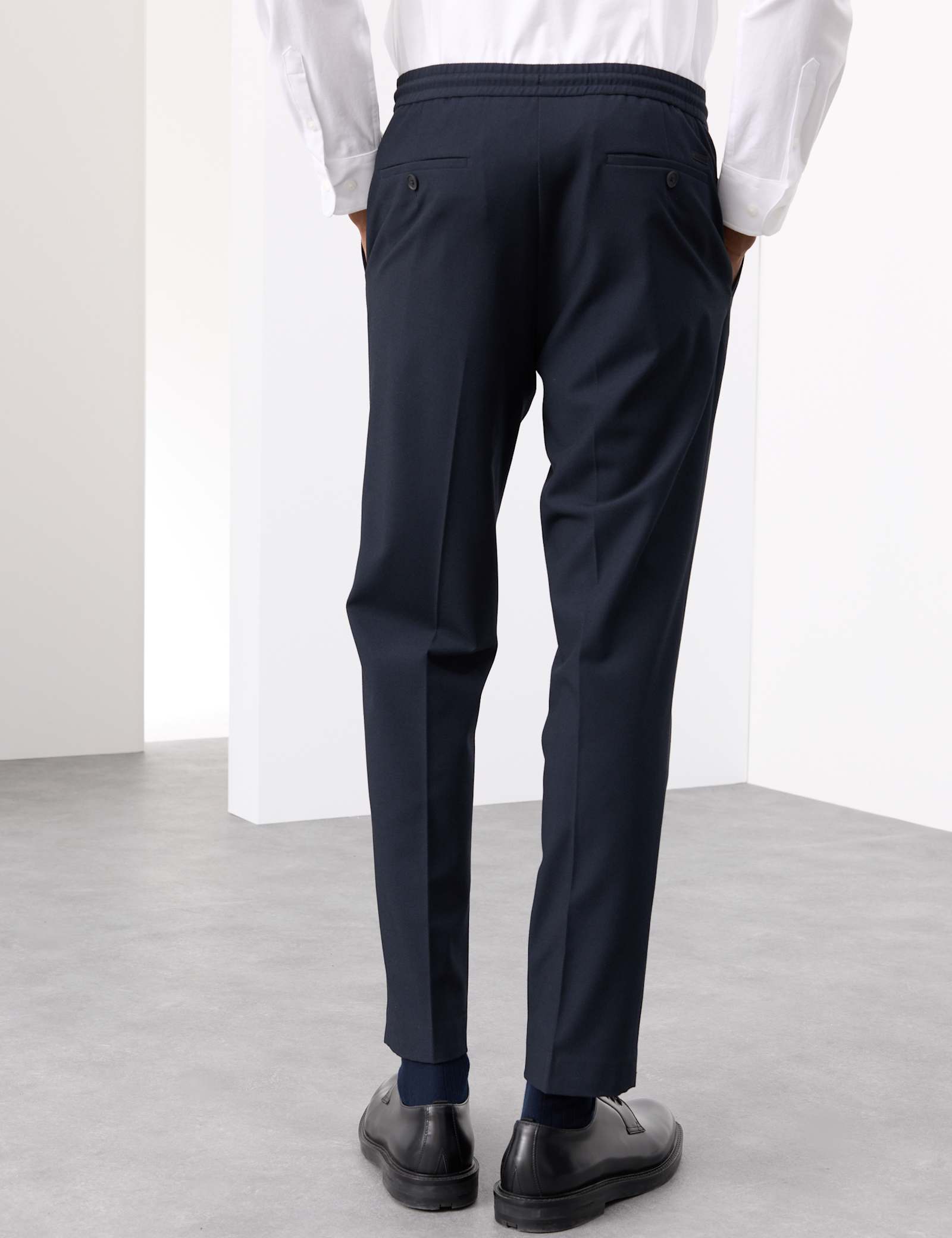 2 Piece Tailored Fit Wool Blend Performance Suit - image 5