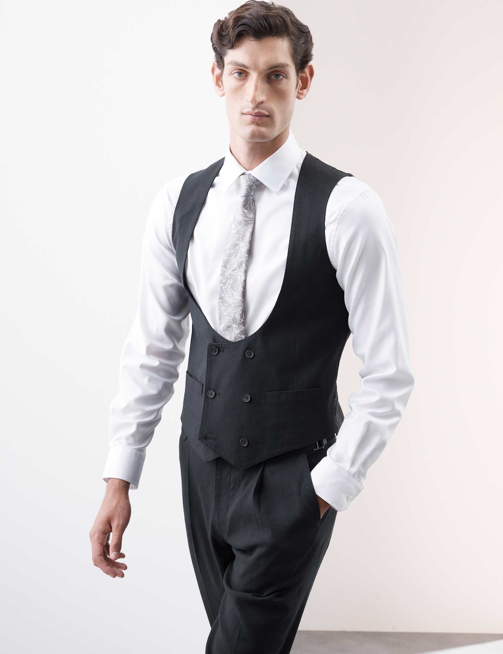 3 Piece Tailored Fit Italian Performance Linen Blend Double Breasted Suit - image 5