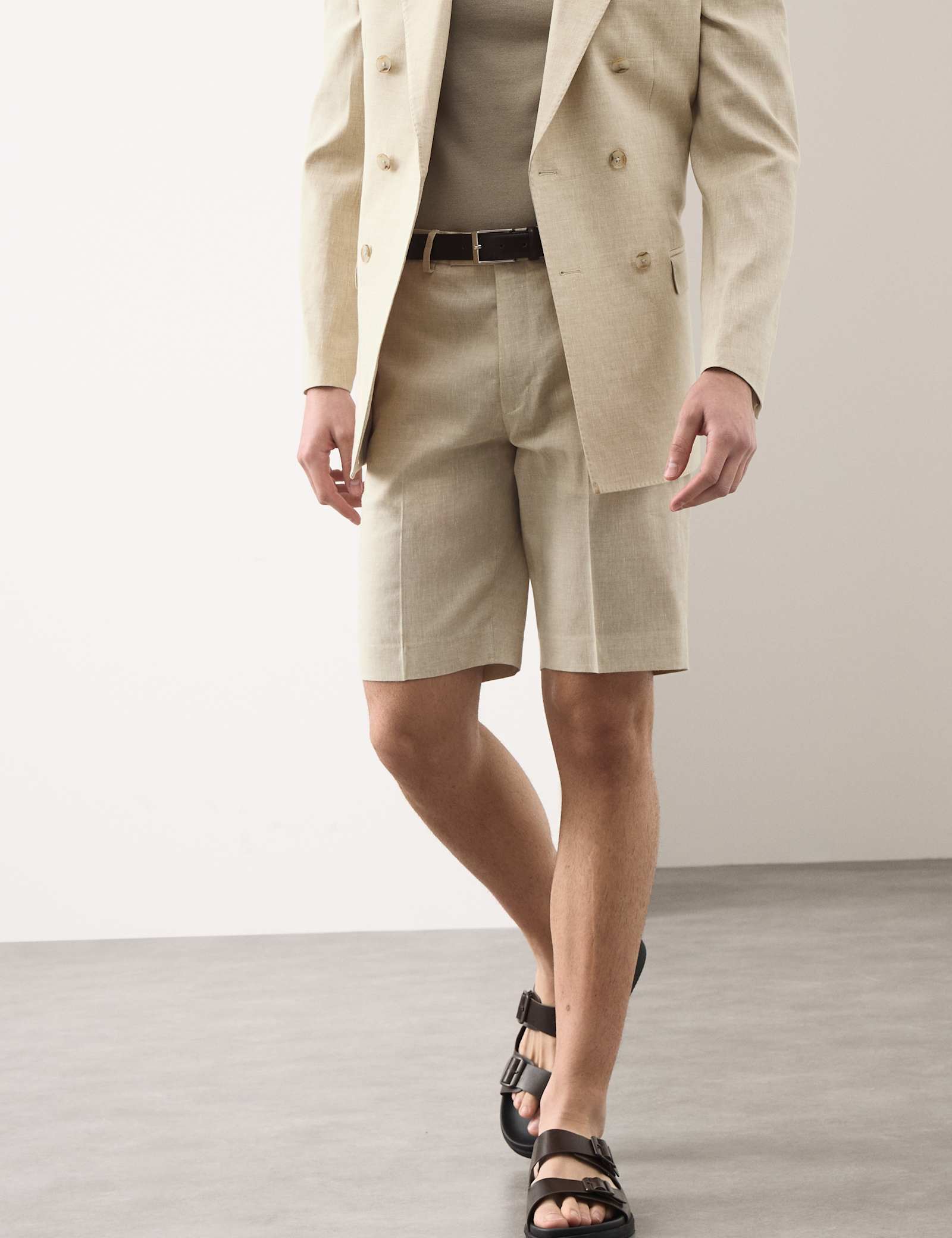 2 Piece Tailored Fit Italian Performance Linen Blend Double Breasted Suit - image 4