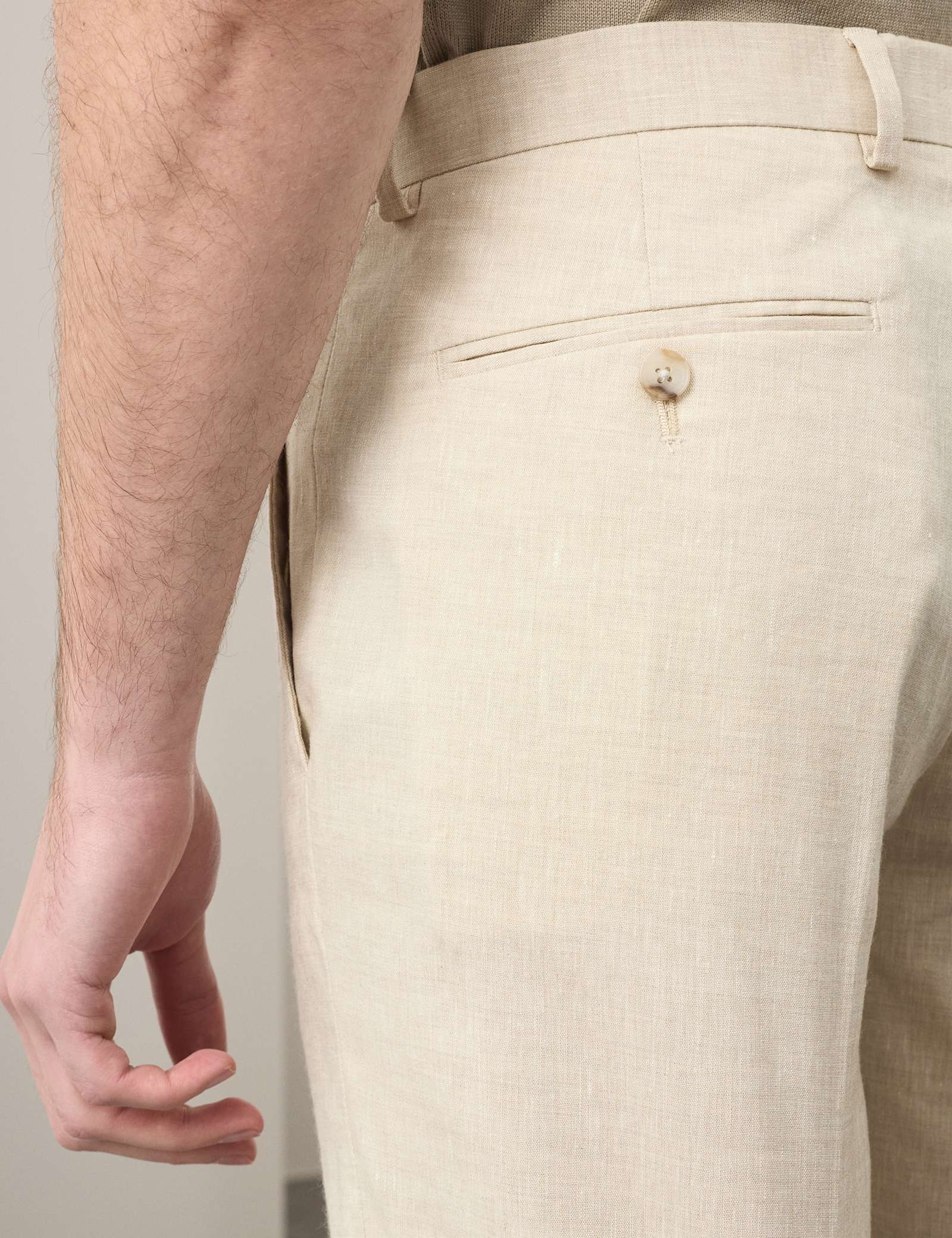 2 Piece Tailored Fit Italian Performance Linen Blend Double Breasted Suit - image 3