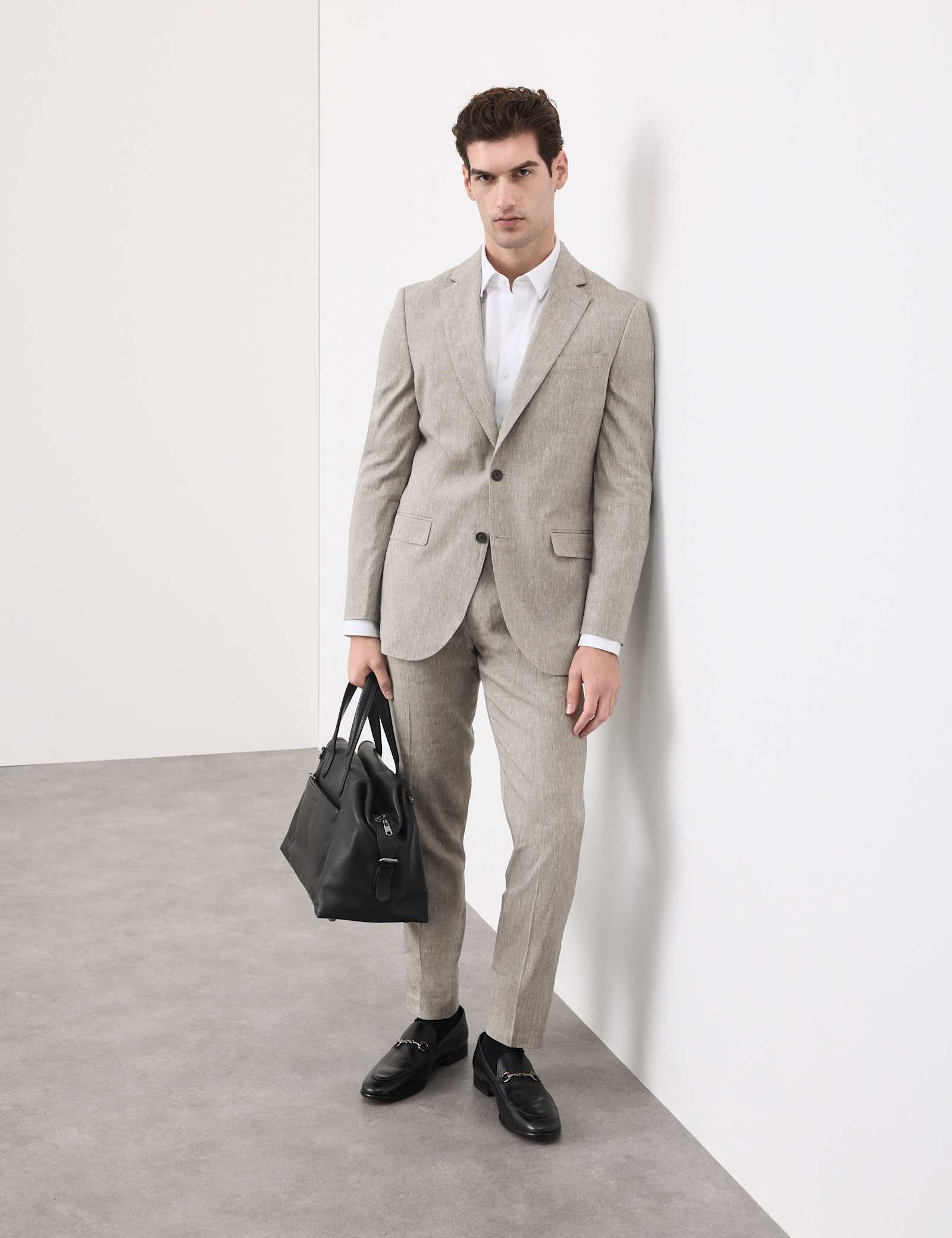 2 Piece Tailored Fit Italian Performance Linen Blend Suit - image 3