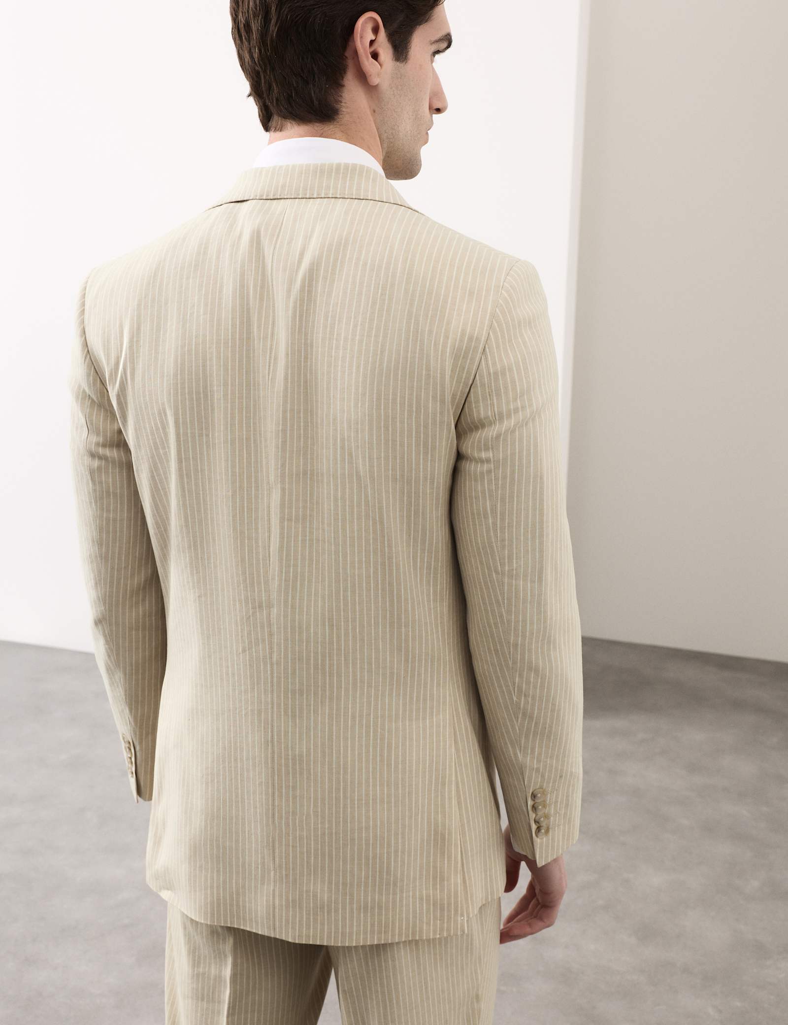 2 Piece Tailored Fit Linen Rich Suit - image 3