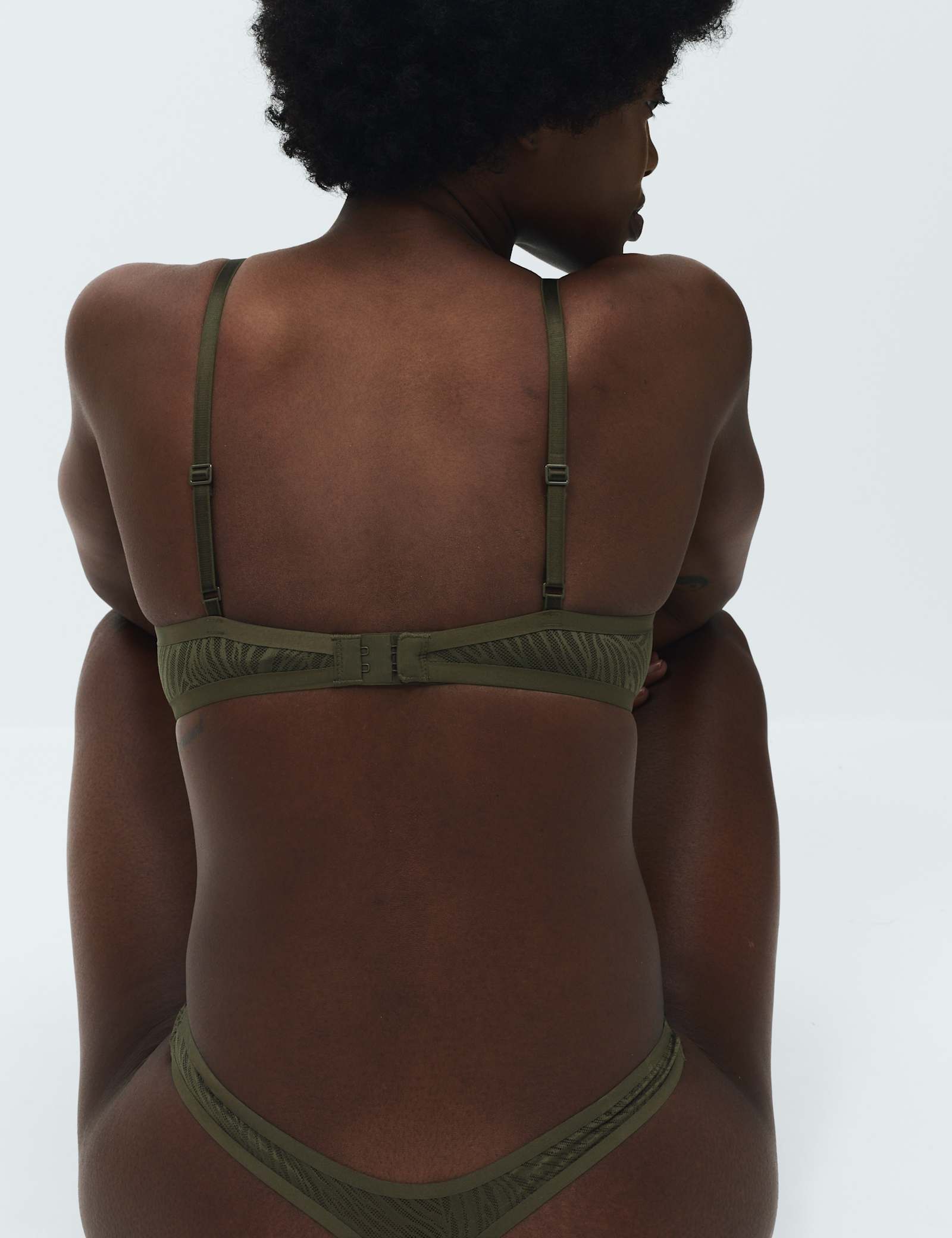 Body Lace Non Wired Plunge Bra Set A-E - image 4