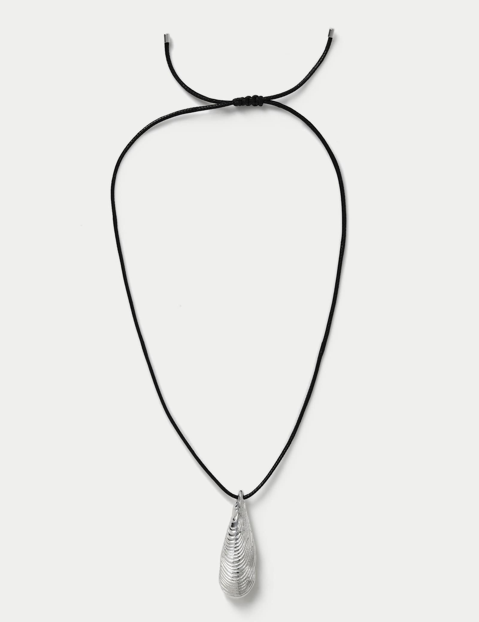 Shell Pendant Necklace - image 1