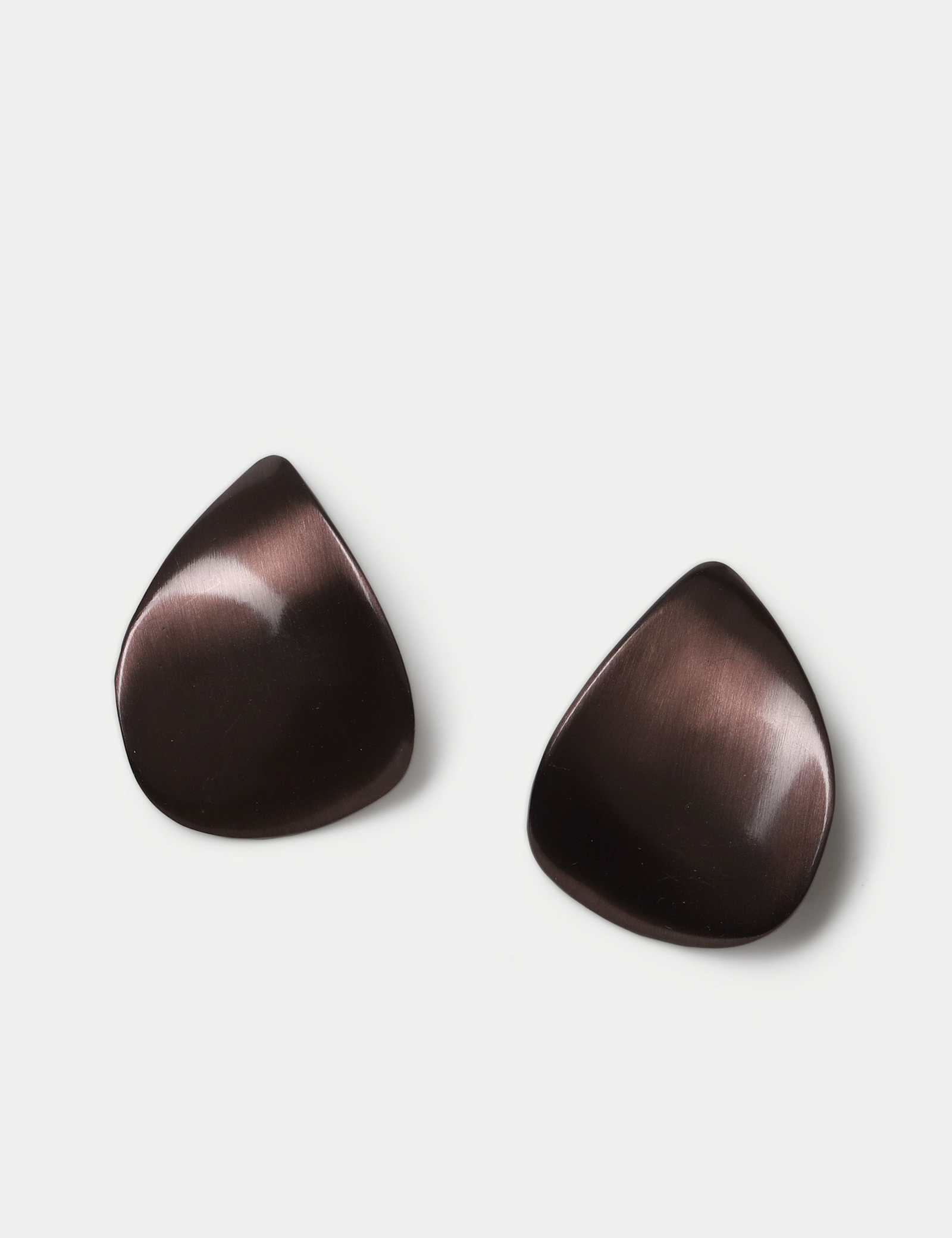 Chocolate Plate Stud Earring - image 1