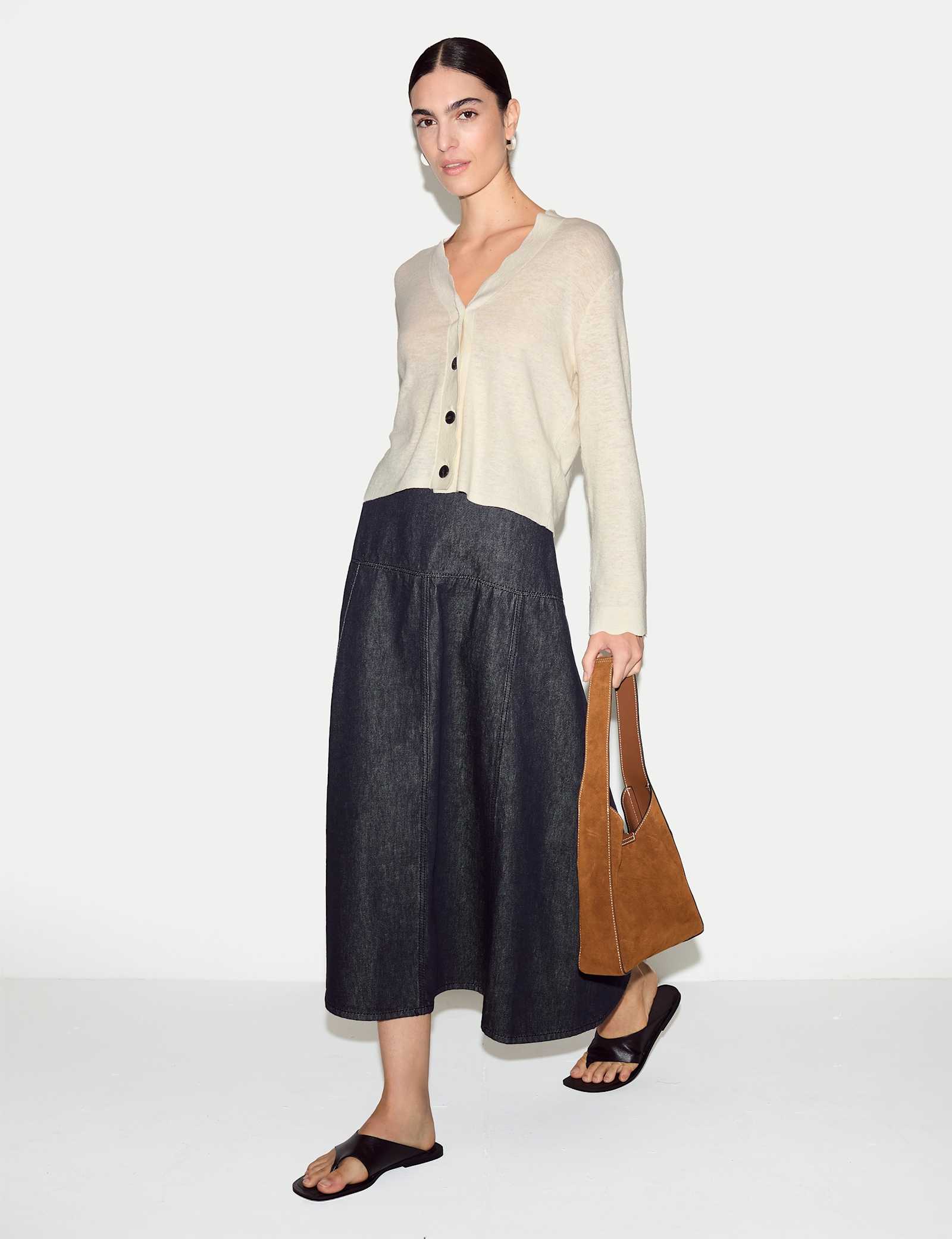 Linen Rich V-Neck Scallop Detail Cardigan - image 4