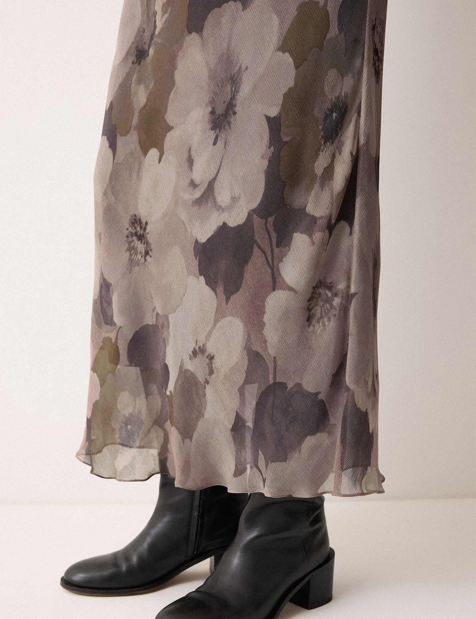 Jacquard Floral Midi A-Line Skirt - image 4