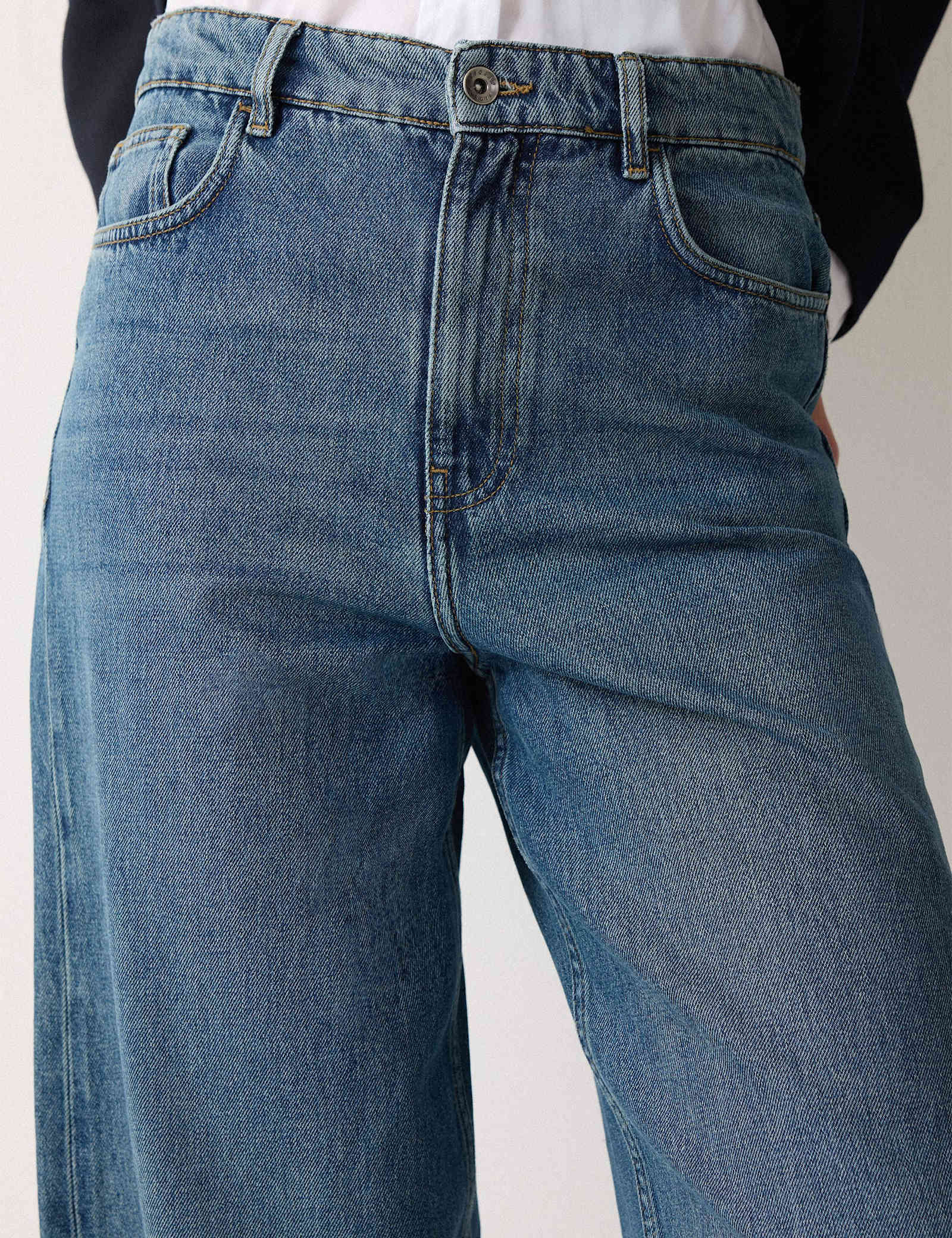 High Waisted Barrel Jeans - image 4