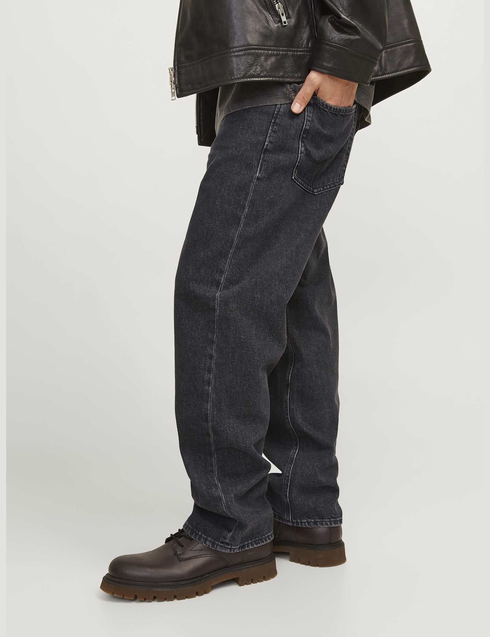 Loose Fit Jeans - image 4