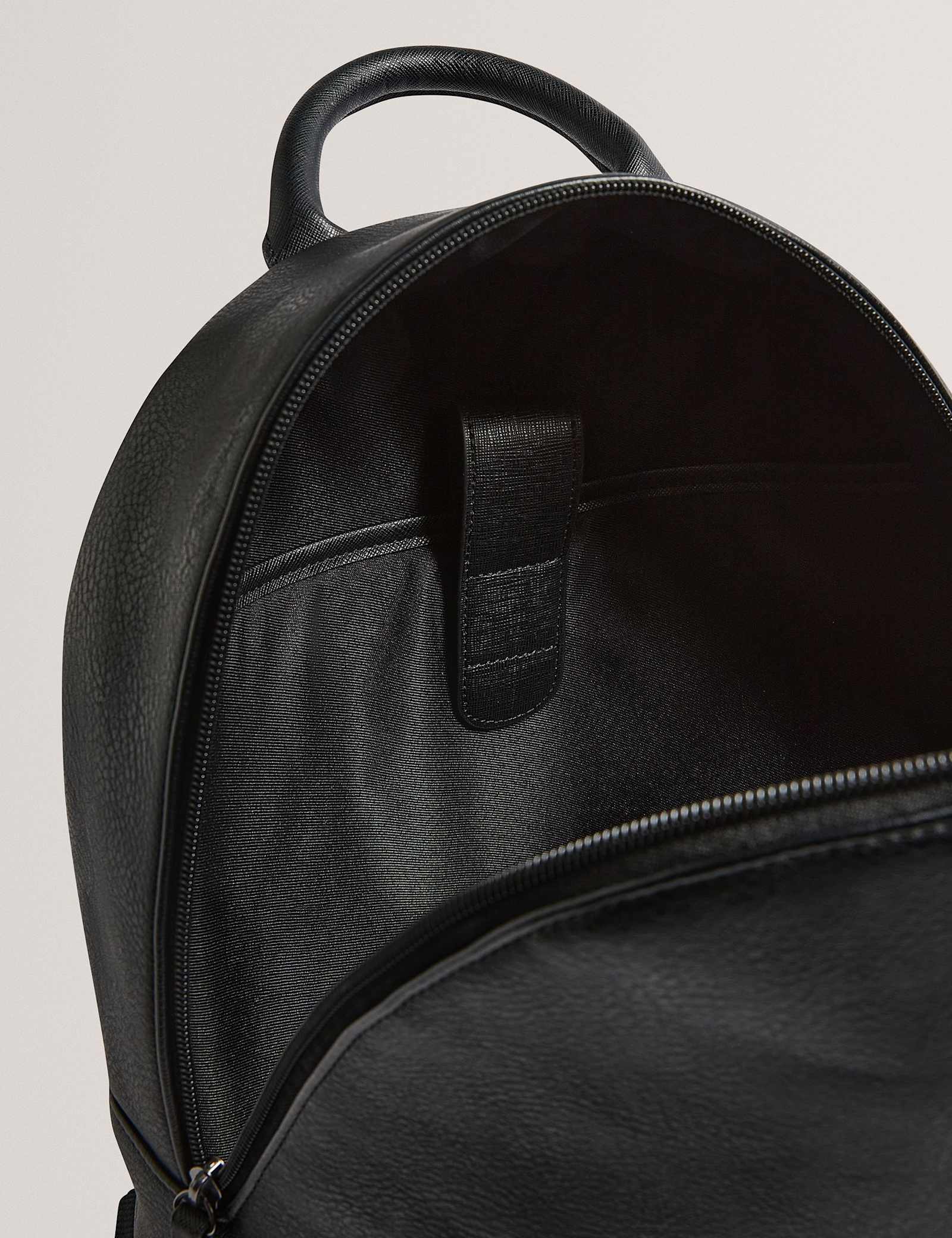 Backpack - image 3