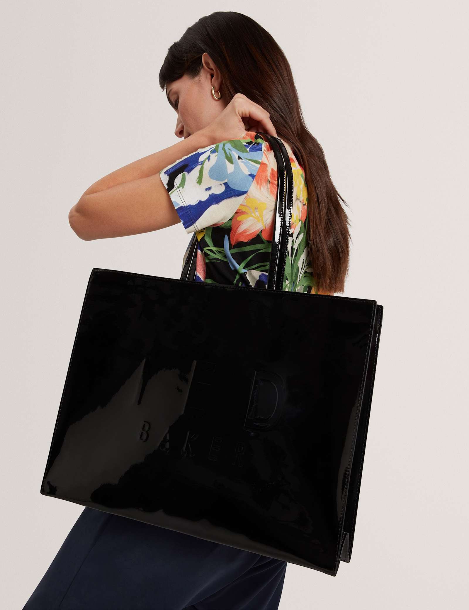 Logo Webbing Glossy Tote Bag - image 5
