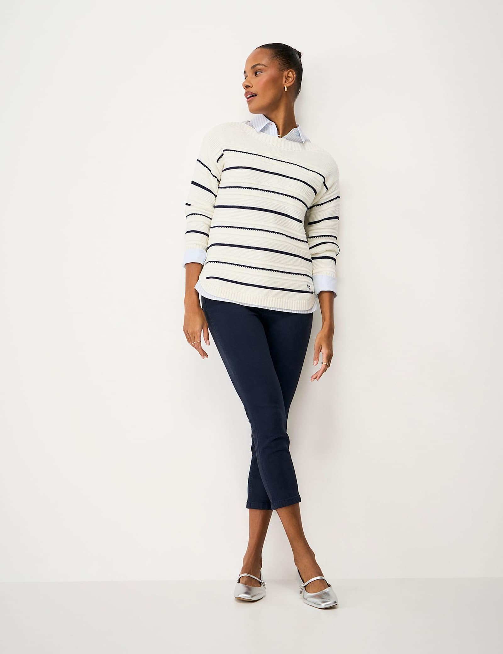 Mid Rise Slim Fit Cropped Jeans - image 4