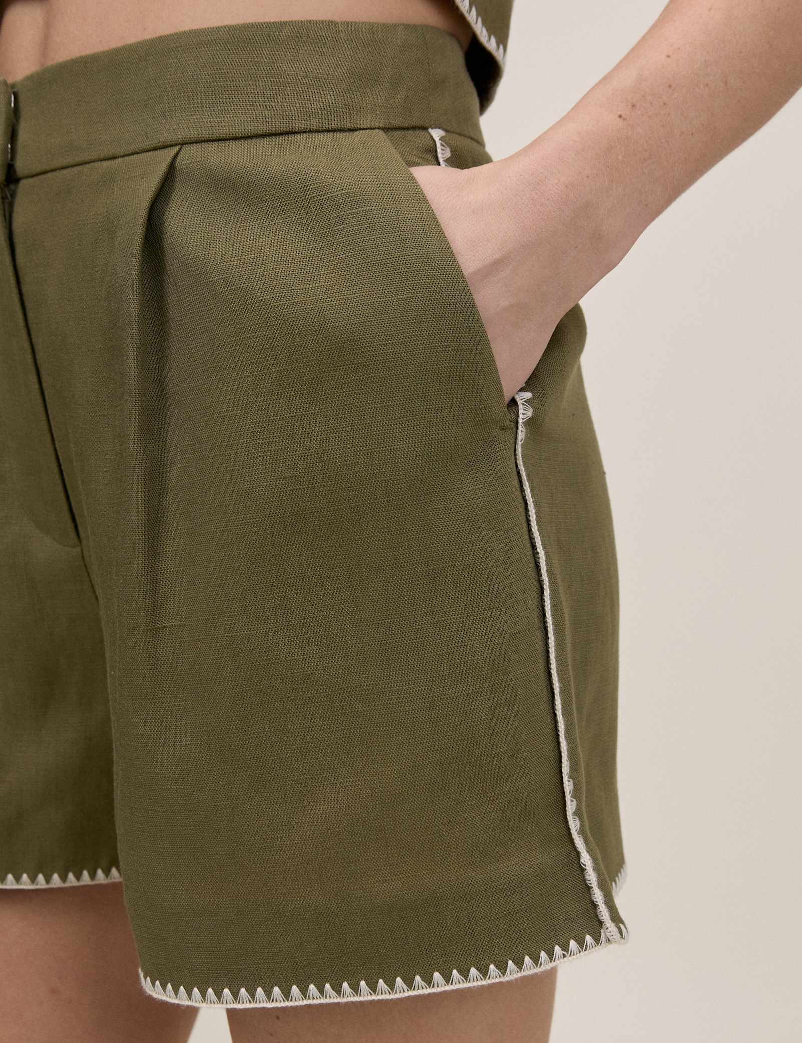 Whipstitch Tailored Shorts With Linen - image 2