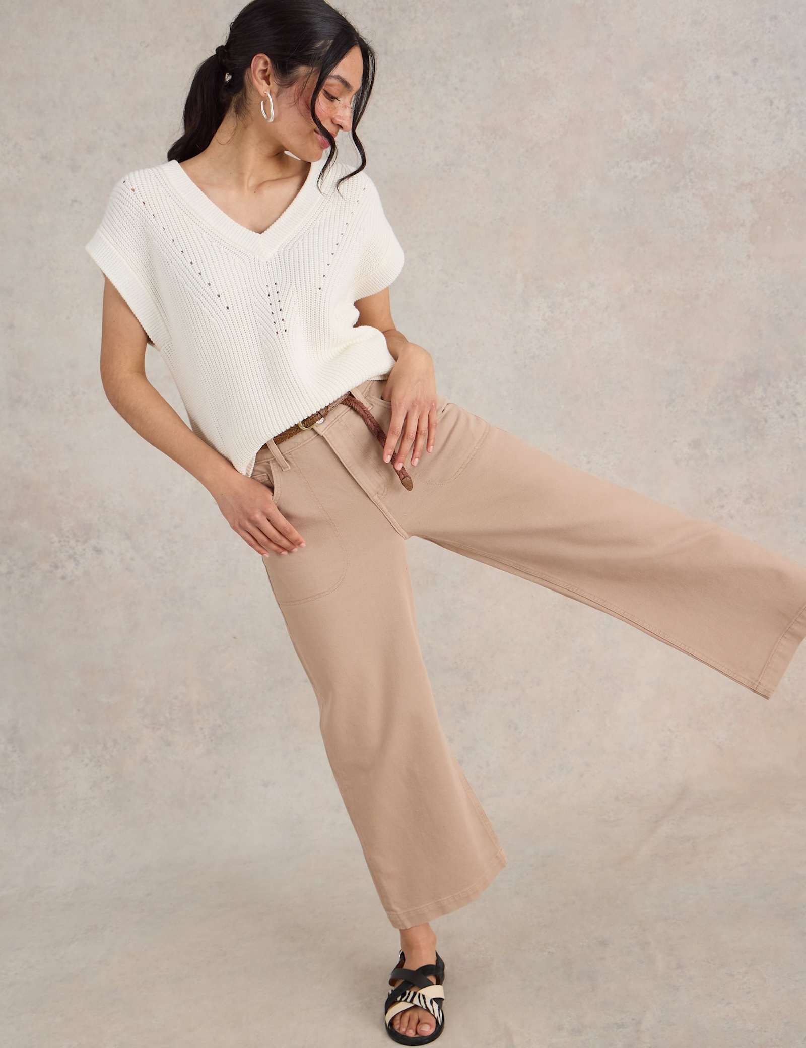 Mid Rise Wide Leg Cropped Jeans - image 4