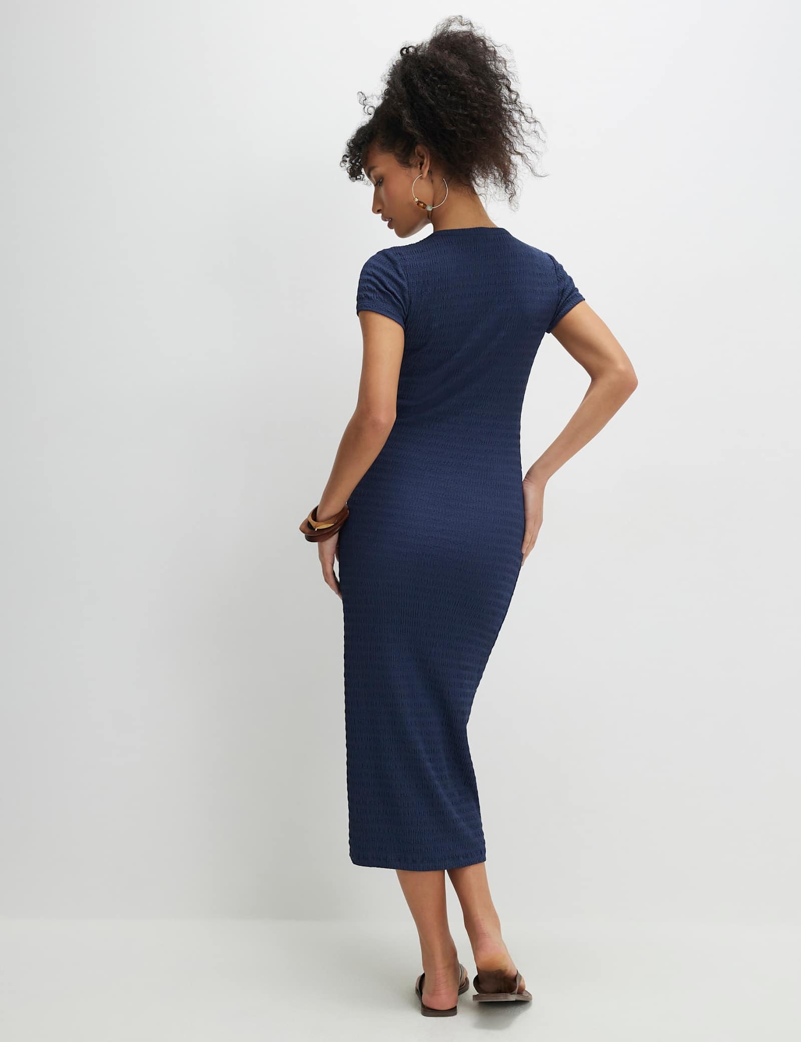 Textured Crew Neck Midi Bodycon Dress - image 4