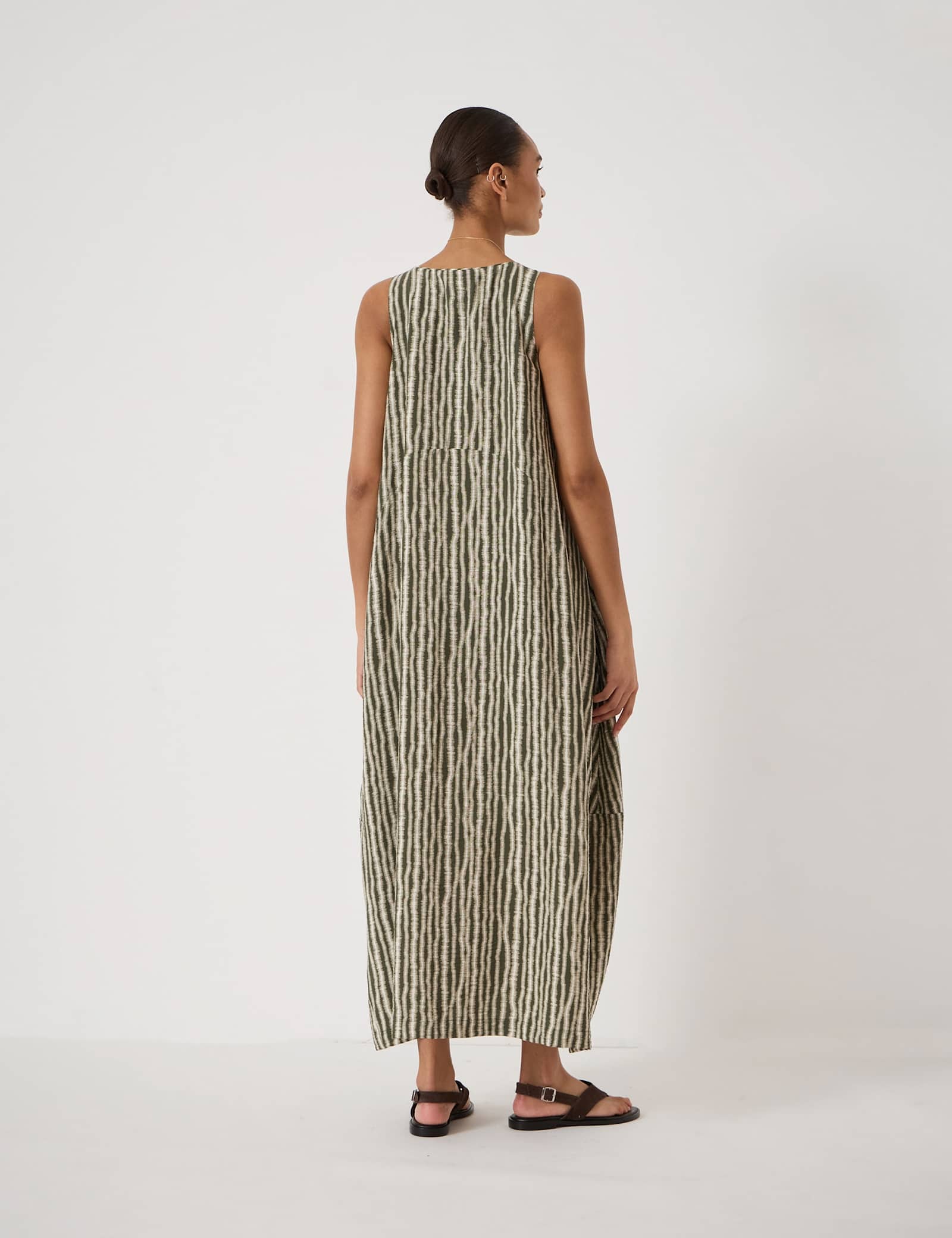 Printed Scoop Neck Midi Shift Dress - image 4