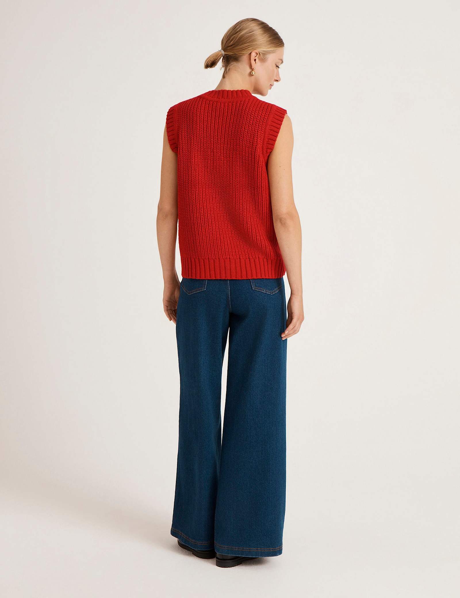 Janette Round Neck Knitted Vest - image 5