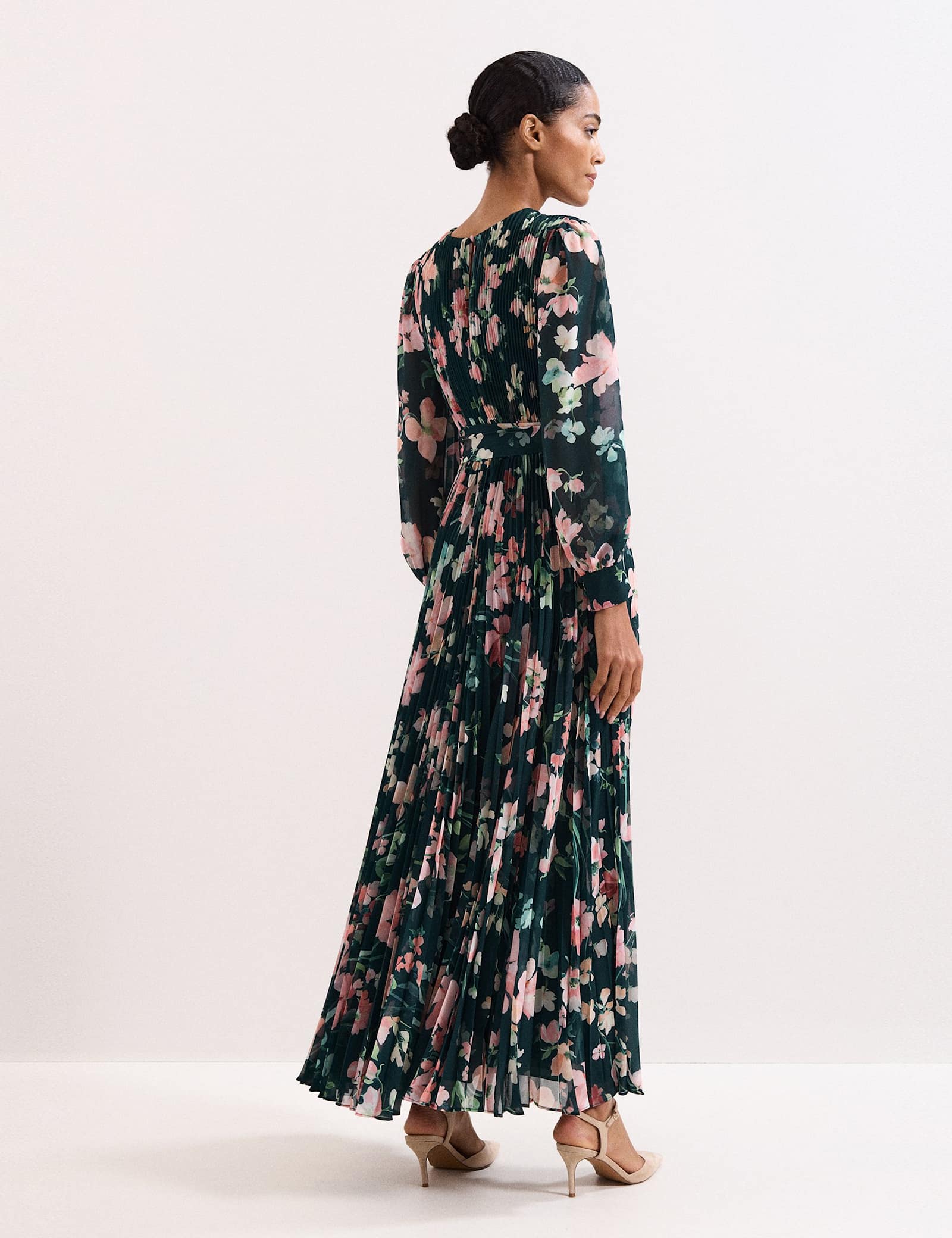 Floral V-Neck Pleated Maxi Tea Dress - image 5