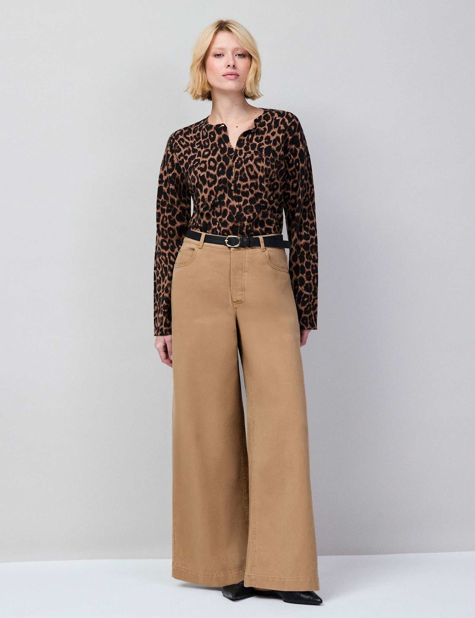 High Waisted Wide Leg Jeans - image 1