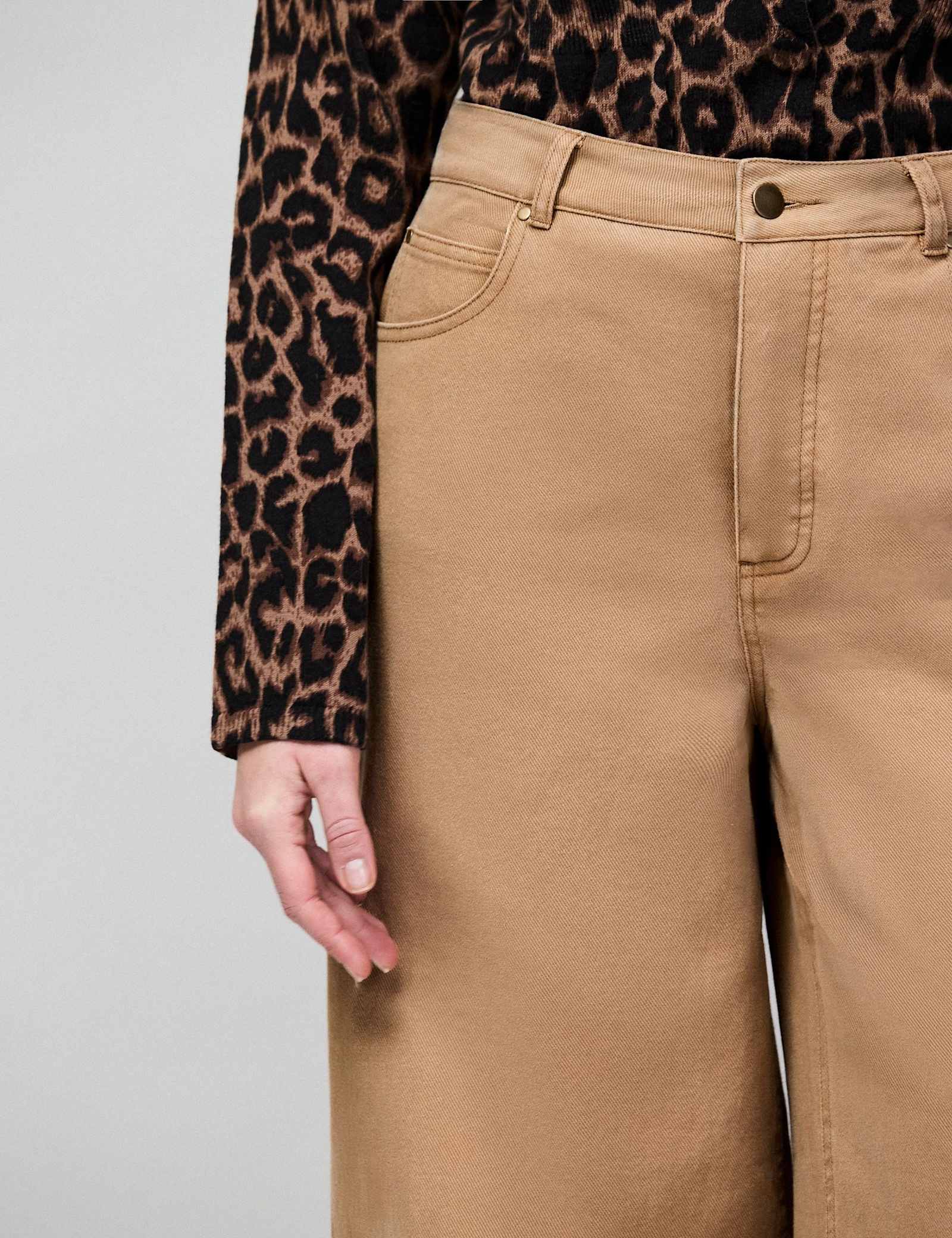 High Waisted Wide Leg Jeans - image 4