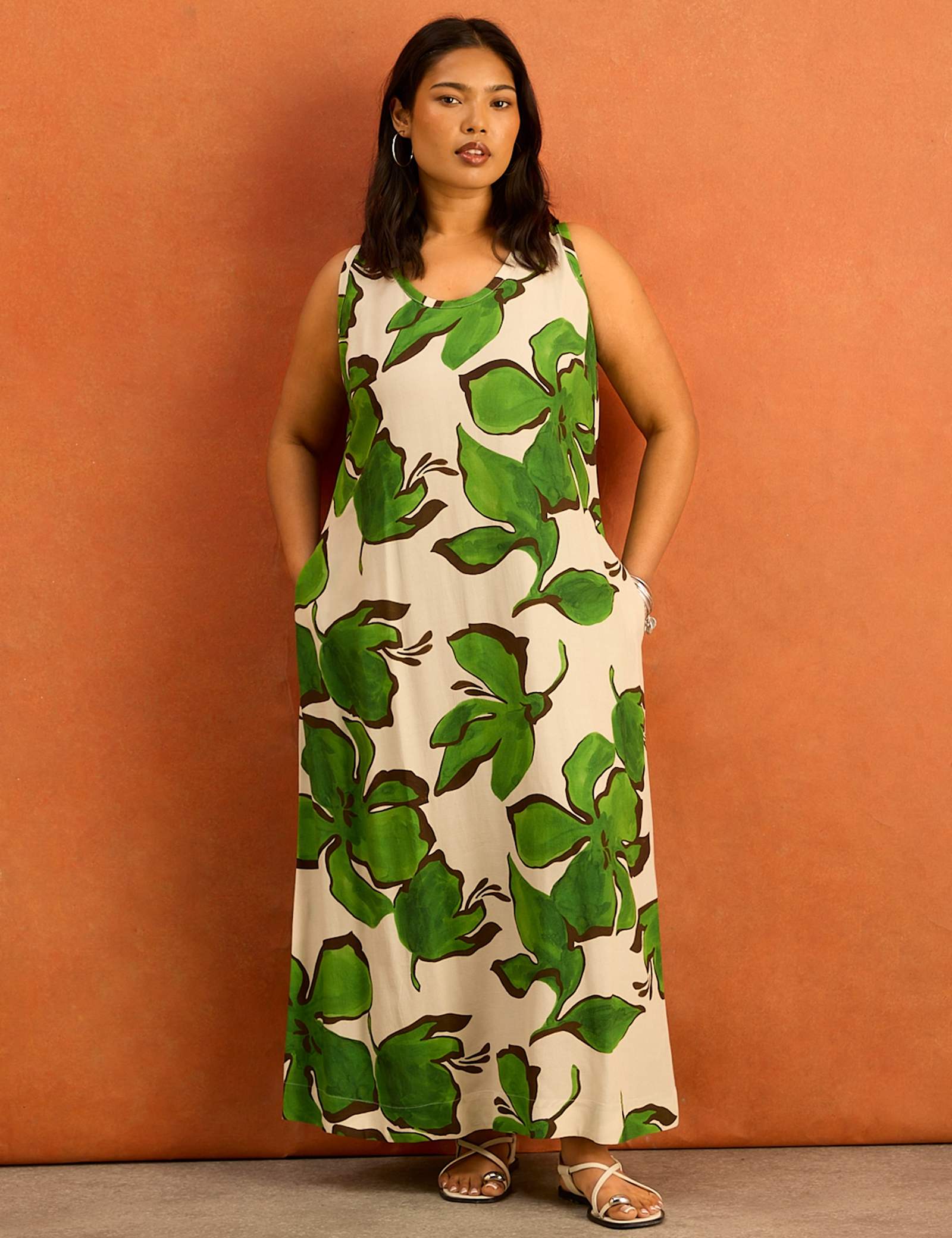 Leaf Print Scoop Neck Maxi Shift Dress - image 1