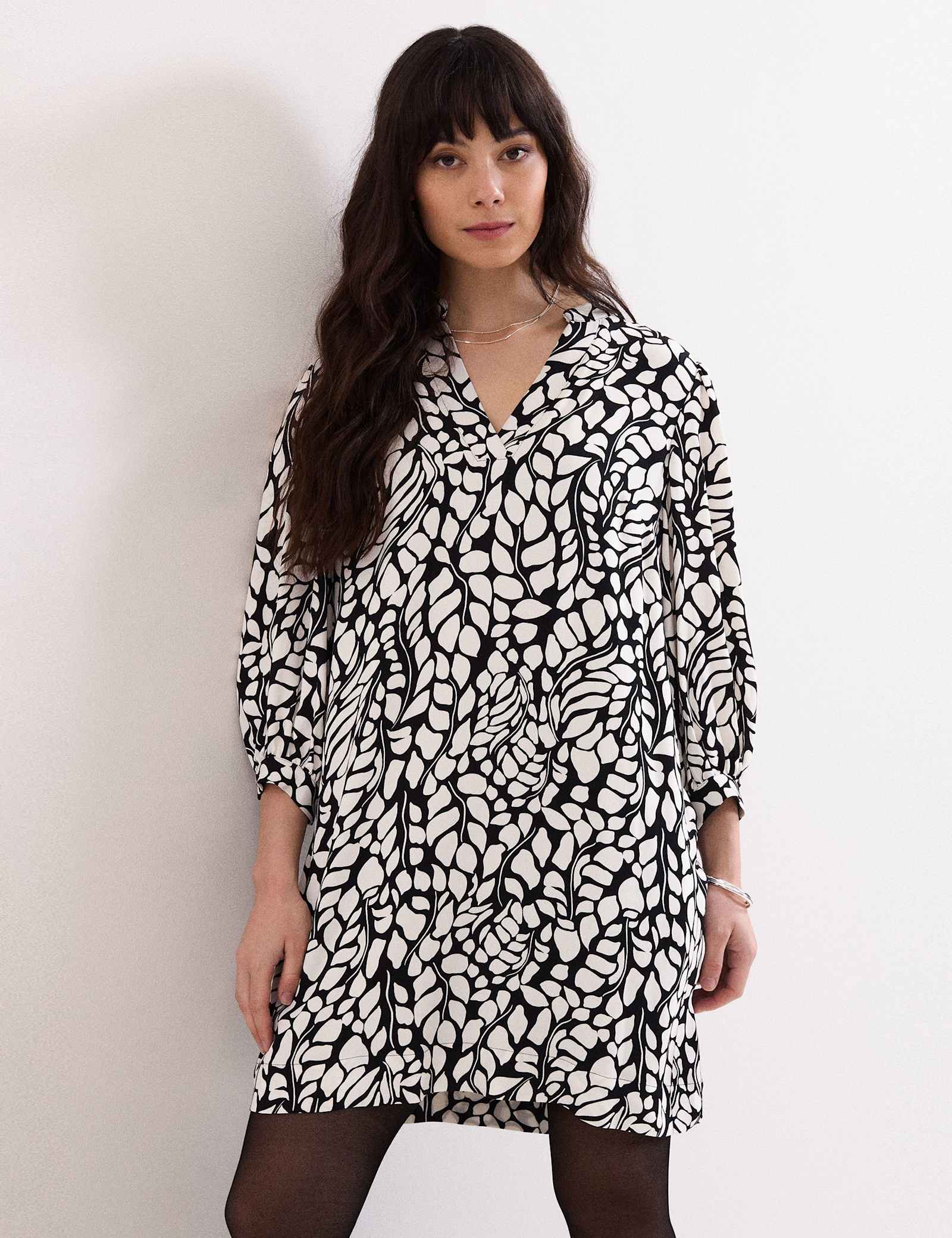 Printed V-Neck Mini Shift Dress - image 2
