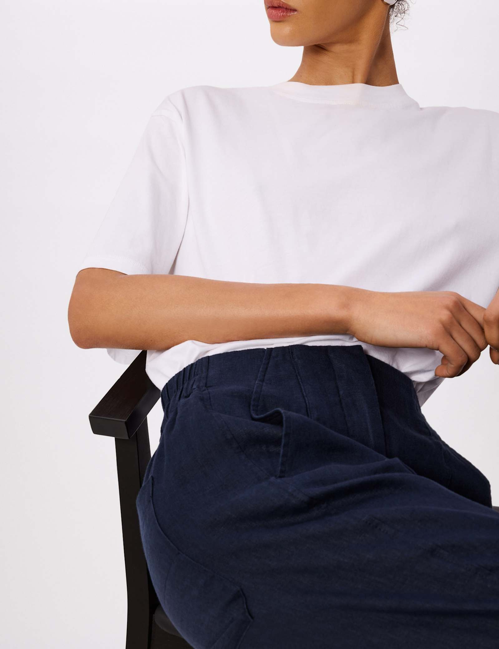 Pure Linen Barrel Leg Ankle Grazer Trousers - image 5