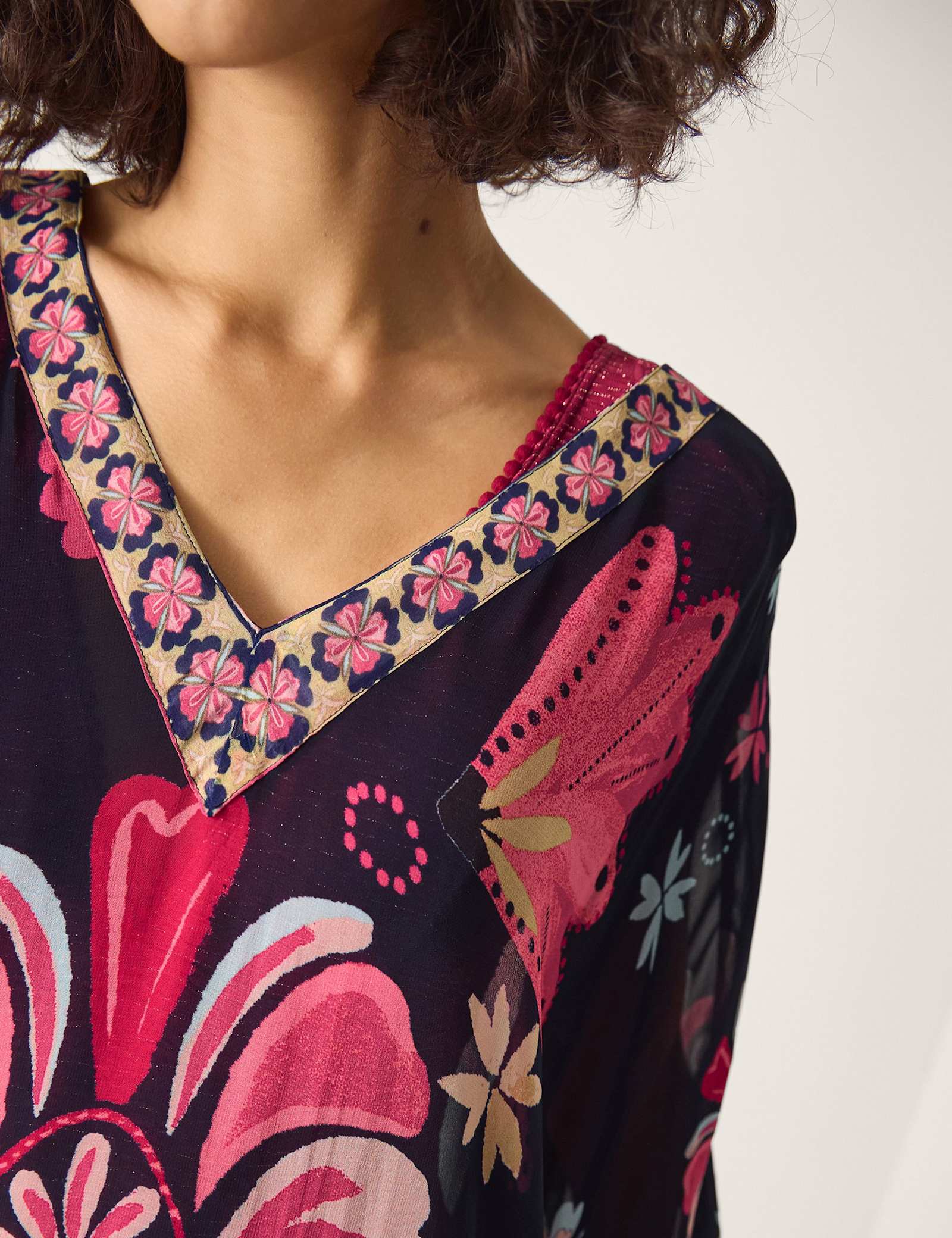Floral V-Neck Relaxed Kaftan Dress - image 4
