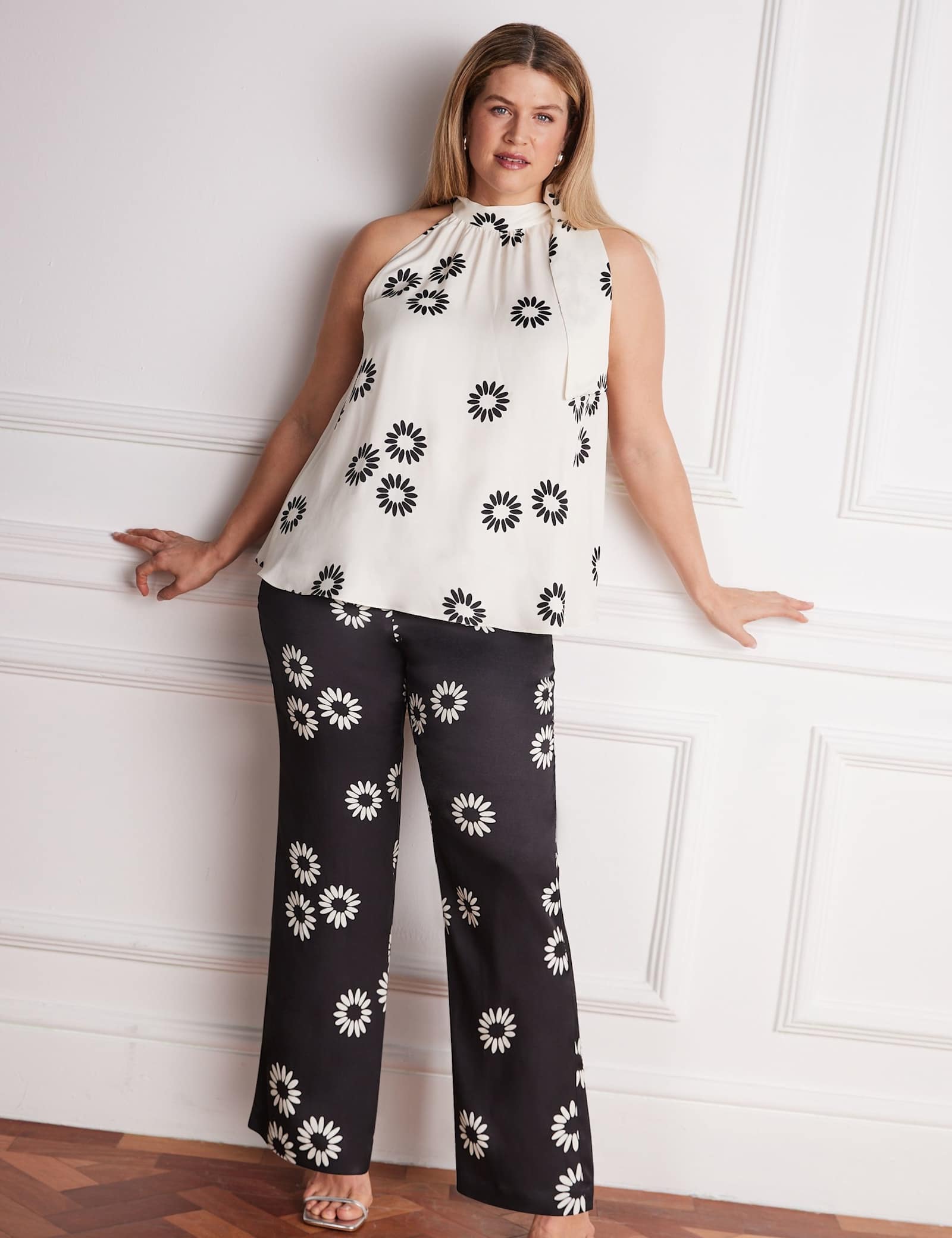 Floral Print Bow Halter Neck Top - image 2