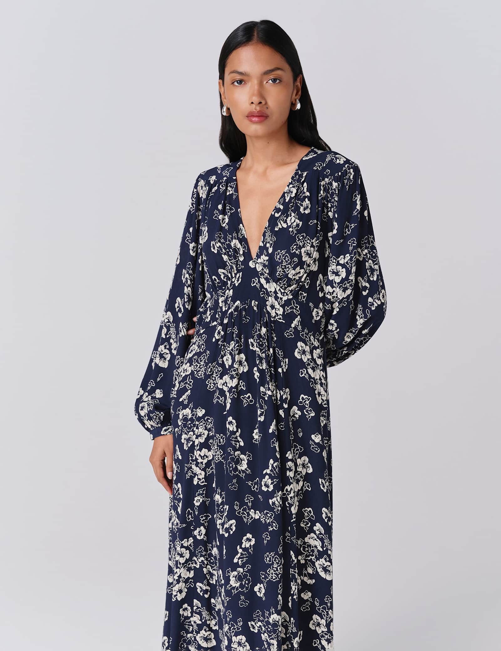Crepe Floral V-Neck Midi Skater Dress - image 4