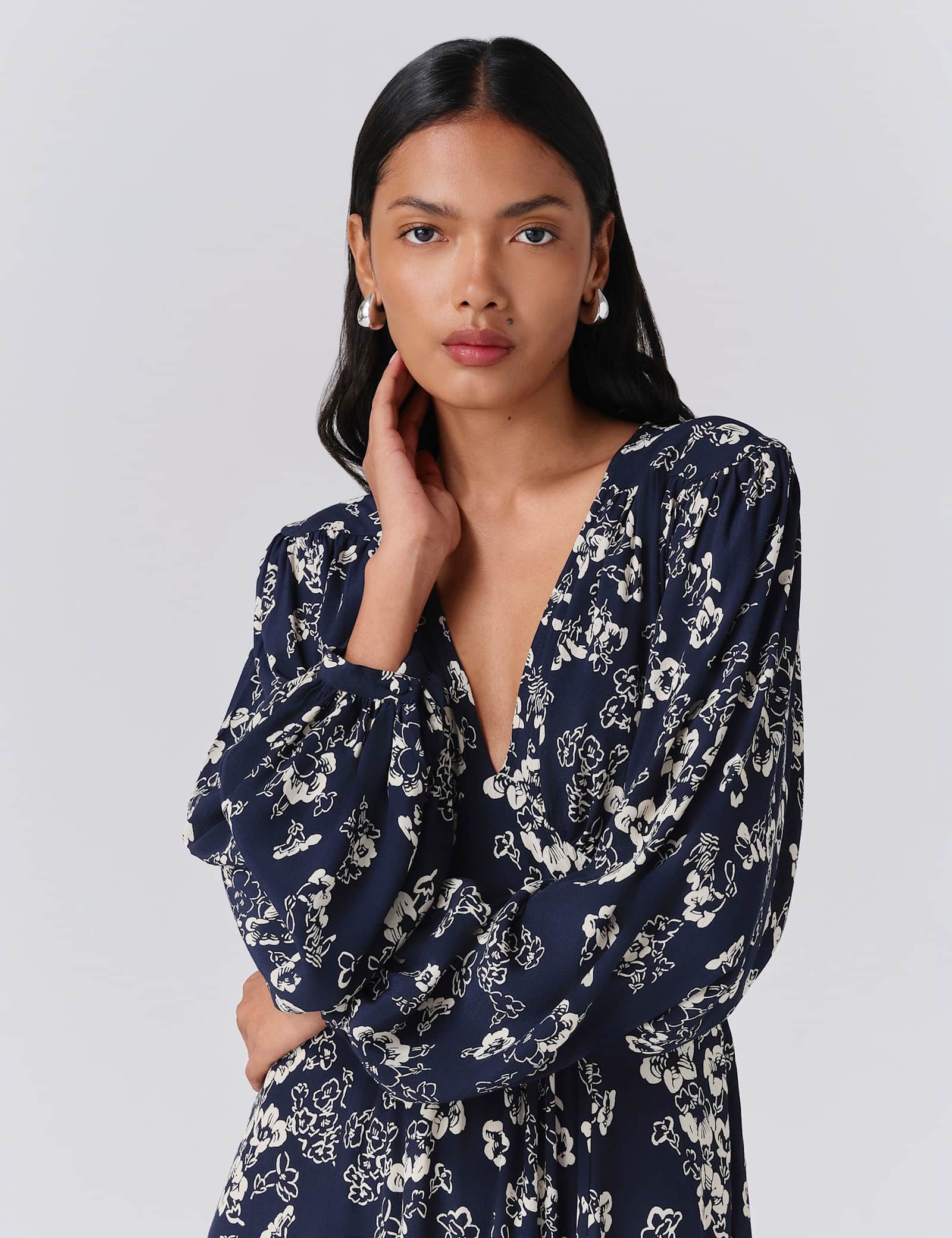 Crepe Floral V-Neck Midi Skater Dress - image 2