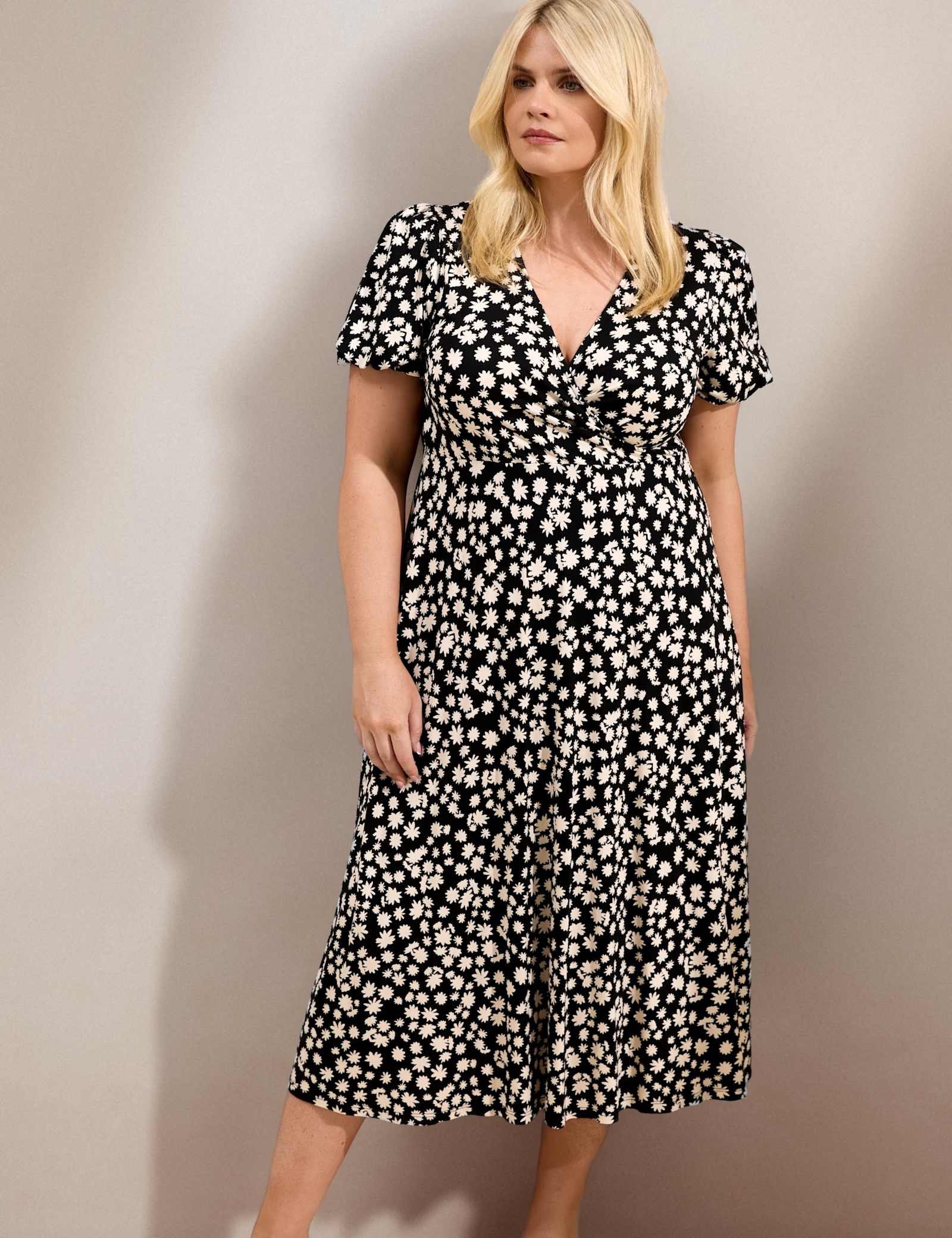 Floral V-Neck Midaxi Wrap Dress - image 5