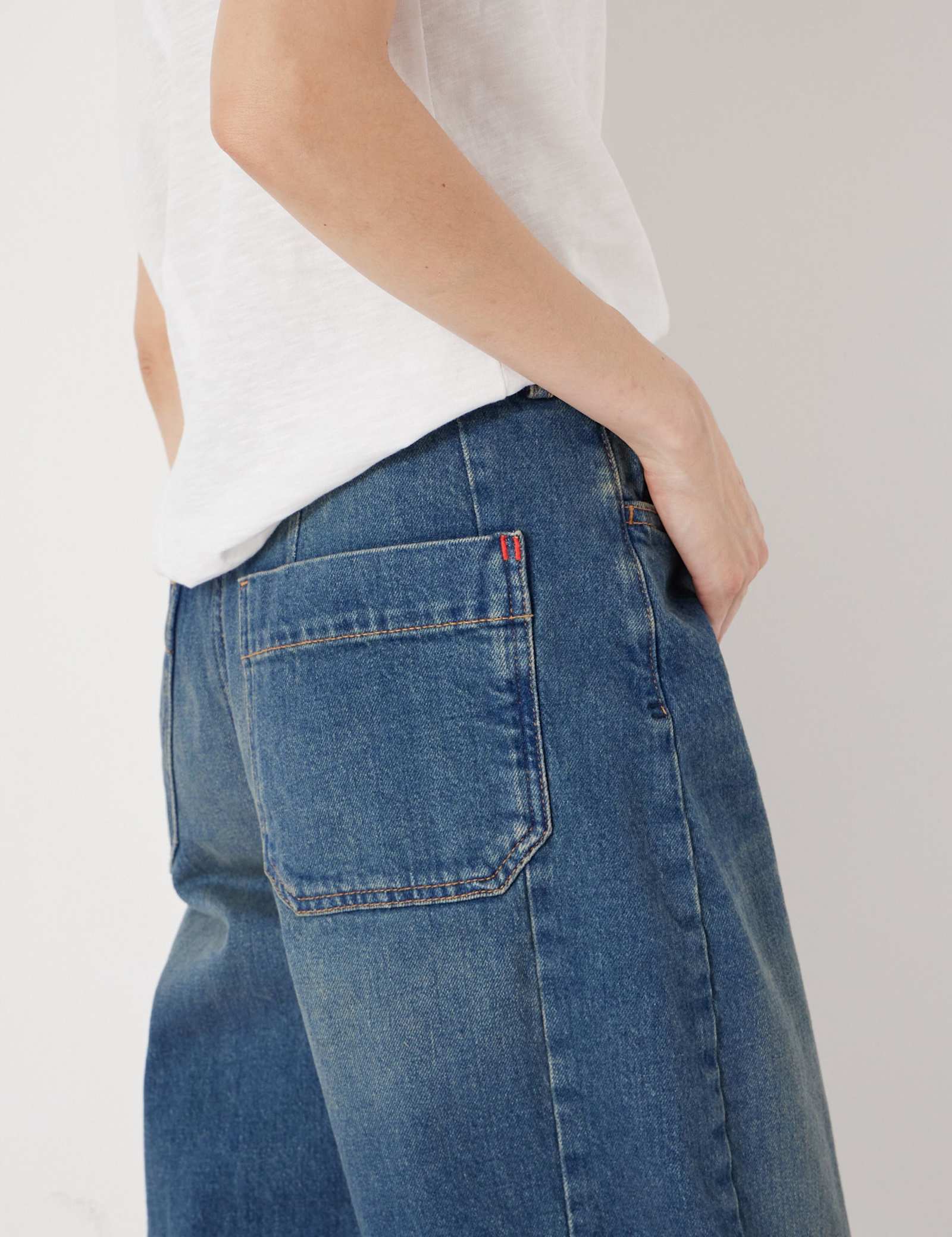 Barrel Leg Jeans - image 2