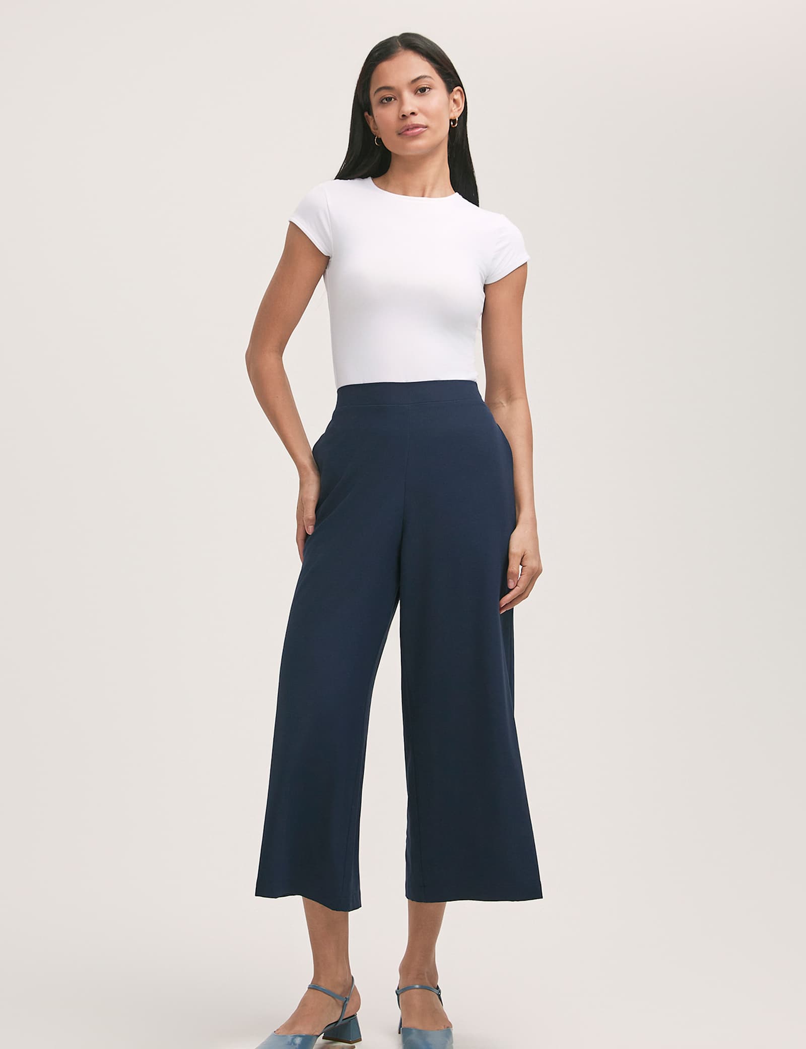Elasticated Waist Wide Leg Cropped Trousers - image 5
